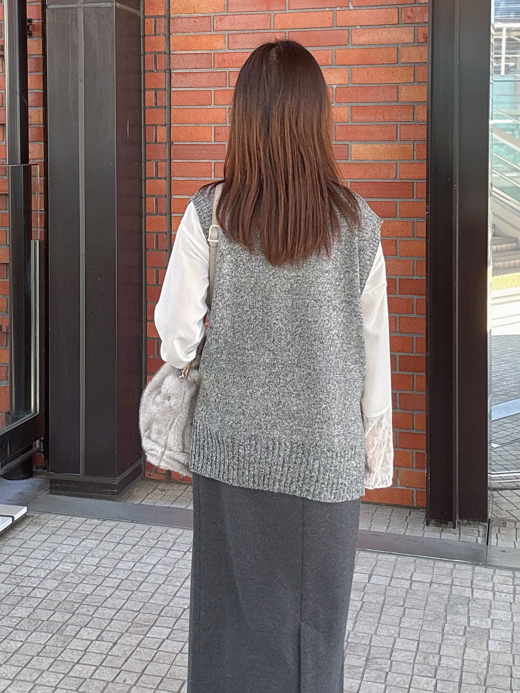 makiさんの「UNTITLED｜【5色展開/手洗い可】ローシルクウールニットベスト」を使ったコーディネート