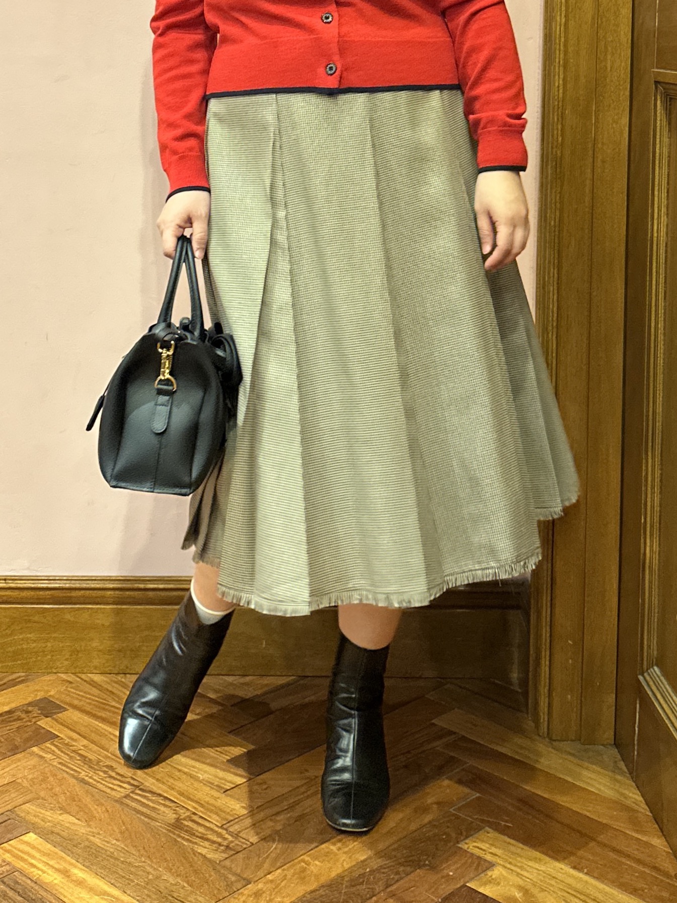 komatsuさんの「DRESSTERIOR｜【STORY11月号掲載】ゼニアバルーファキャッシュウールクルーネックカーディガン」を使ったコーディネート