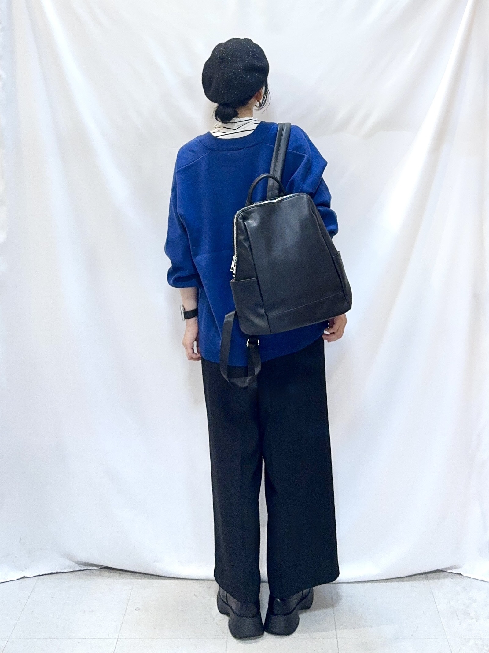 𝐇𝐢𝐫𝐨𝐦𝐢さんの「SHOO･LA･RUE｜【毛玉になりにくい/S-LL/洗濯機可/体型カバー】Vネックゆったりカーディガン」を使ったコーディネート
