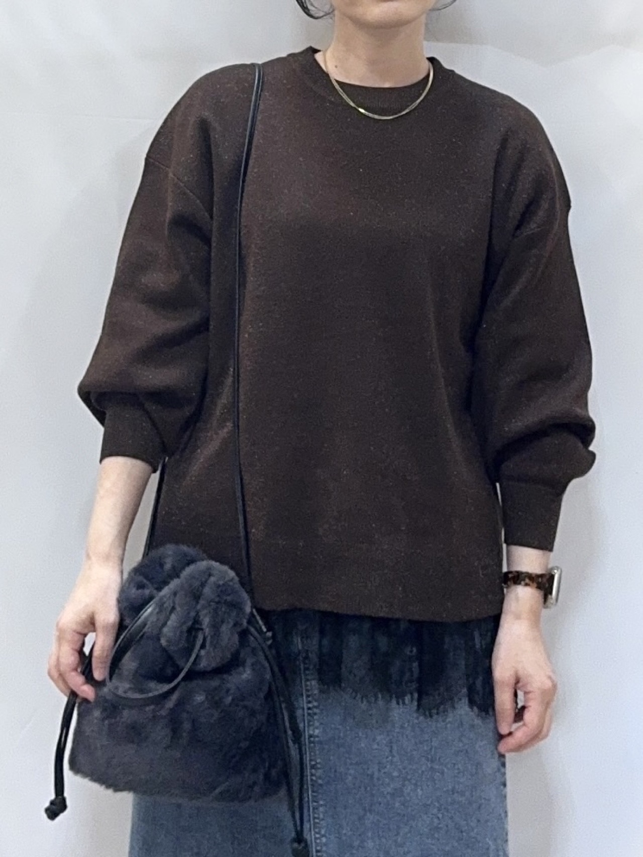 𝐇𝐢𝐫𝐨𝐦𝐢さんの「SHOO･LA･RUE｜【S-LL/洗濯機可/体型カバー】繊細なラメが品よく華やか スウェットライクニット」を使ったコーディネート
