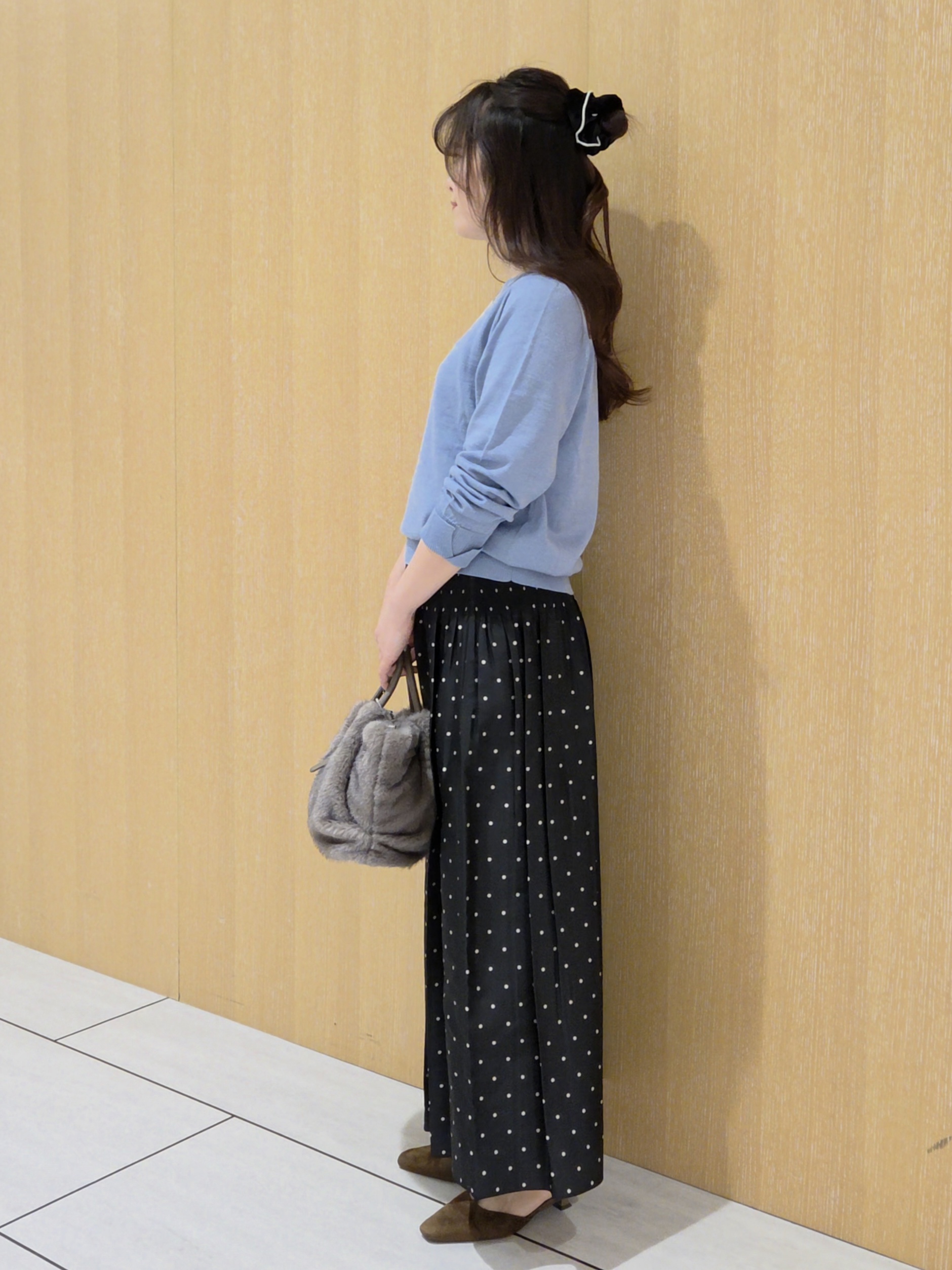 YuKaRiさんの「UNTITLED｜【アンサンブル可能/オンオフ使える】シルクウールカシミヤプルオーバー」を使ったコーディネート