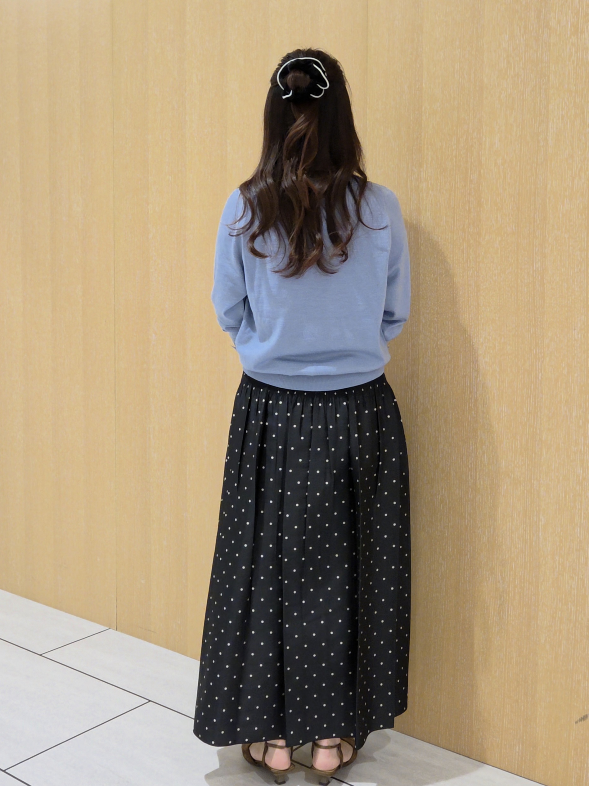 YuKaRiさんの「UNTITLED｜【アンサンブル可能/オンオフ使える】シルクウールカシミヤプルオーバー」を使ったコーディネート