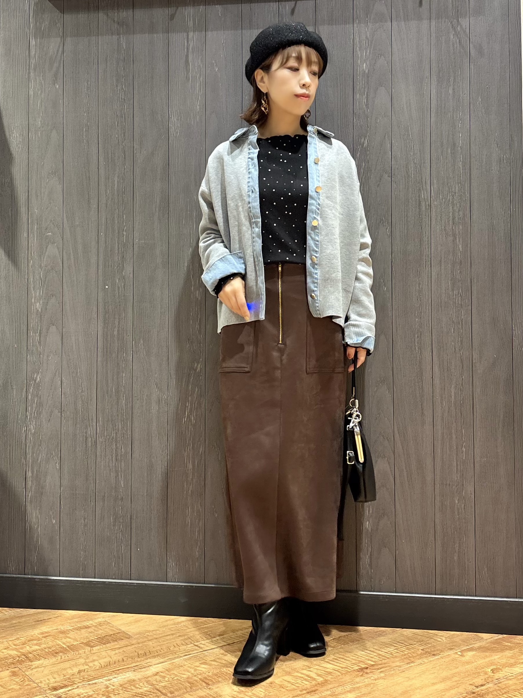 meiさんの「SHOO･LA･RUE｜【S-LL/洗濯機可】デニム／チェック切替でこなれ見え 金ボタンニットカーディガン」を使ったコーディネート