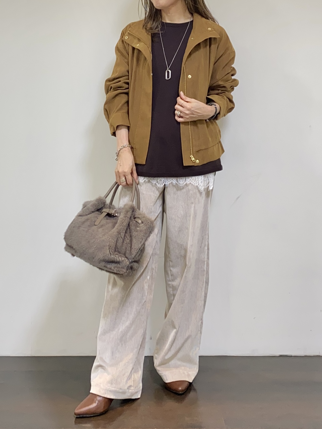 tomoさんの「UNTITLED｜【セットアップ可/秋ジャケット】スエードライクブルゾン」を使ったコーディネート