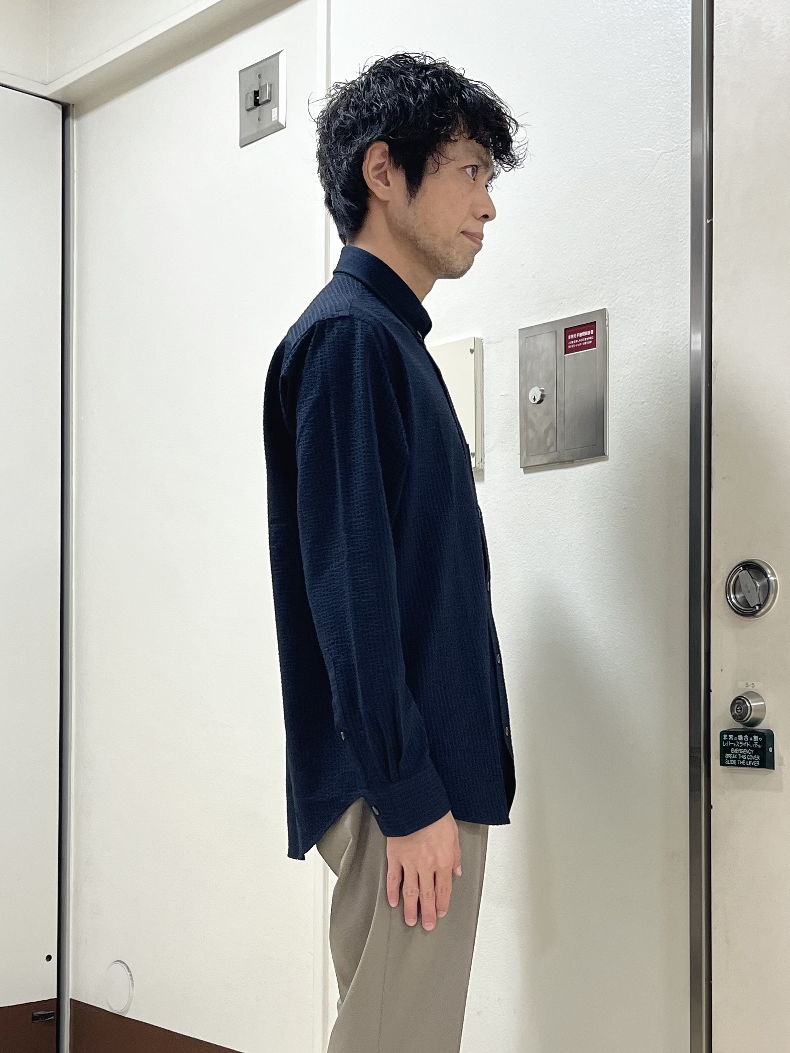 URAさんの「TAKEO KIKUCHI｜【抗菌防臭/シーズンレス】シアサッカー ジャージシャツ」を使ったコーディネート
