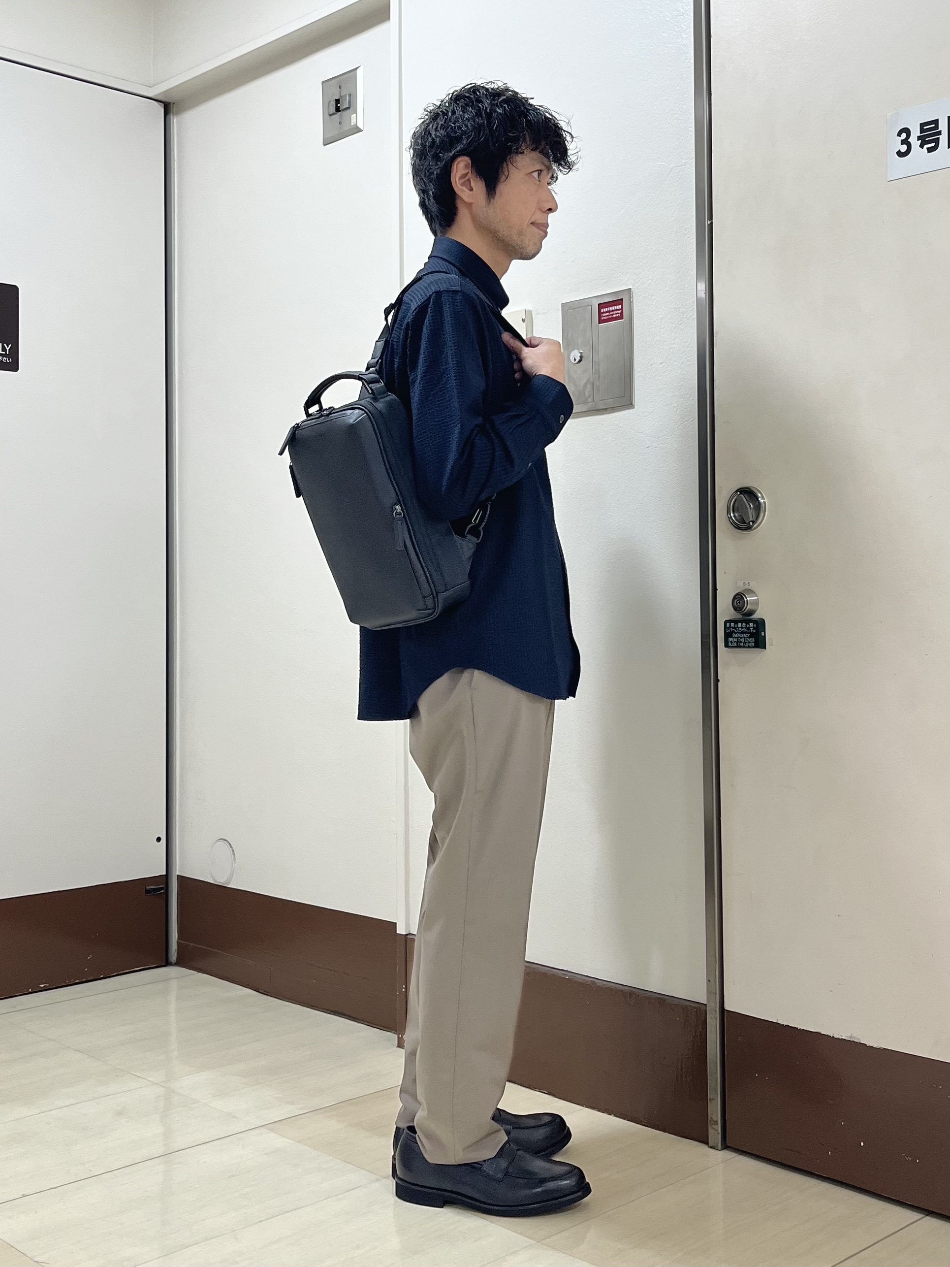 URAさんの「TAKEO KIKUCHI｜【抗菌防臭/シーズンレス】シアサッカー ジャージシャツ」を使ったコーディネート