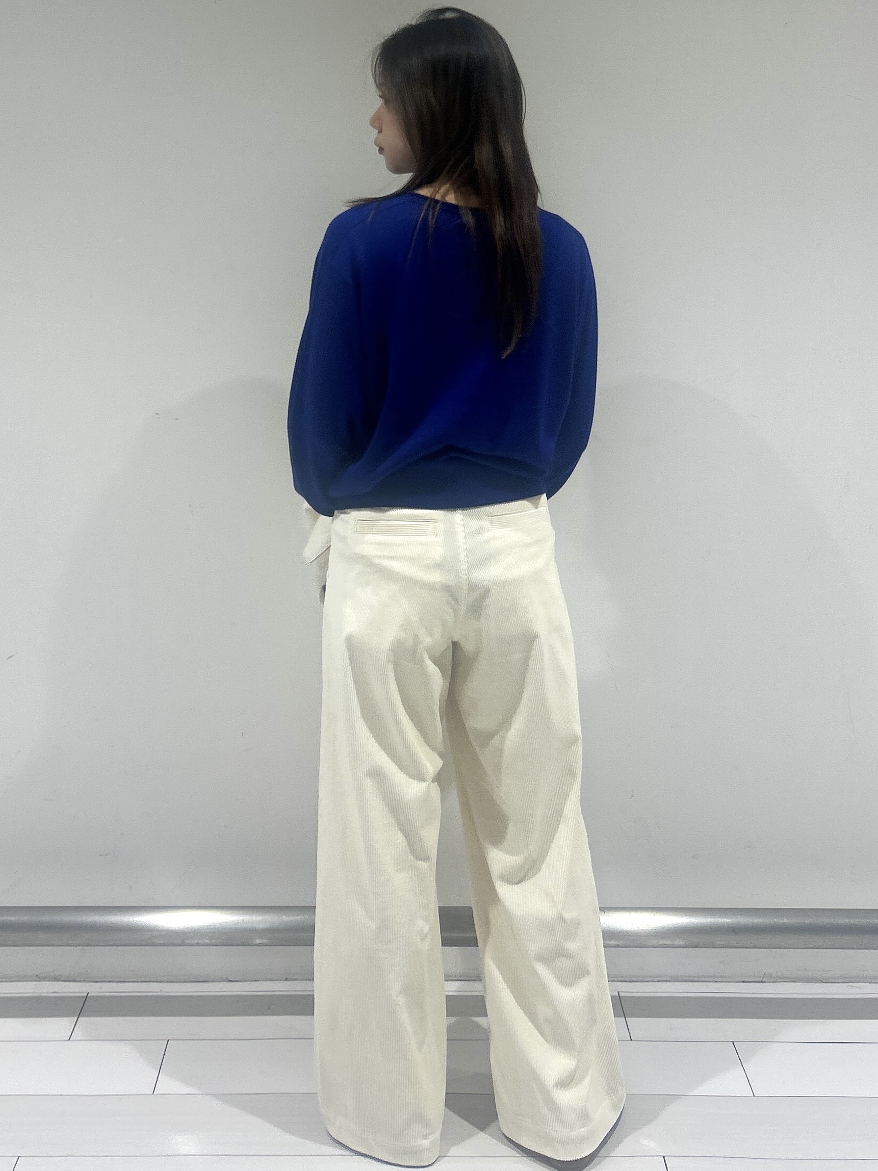 マリナさんの「UNTITLED｜【店頭人気！/8色展開】ボリュームスリーブニットプルオーバー」を使ったコーディネート