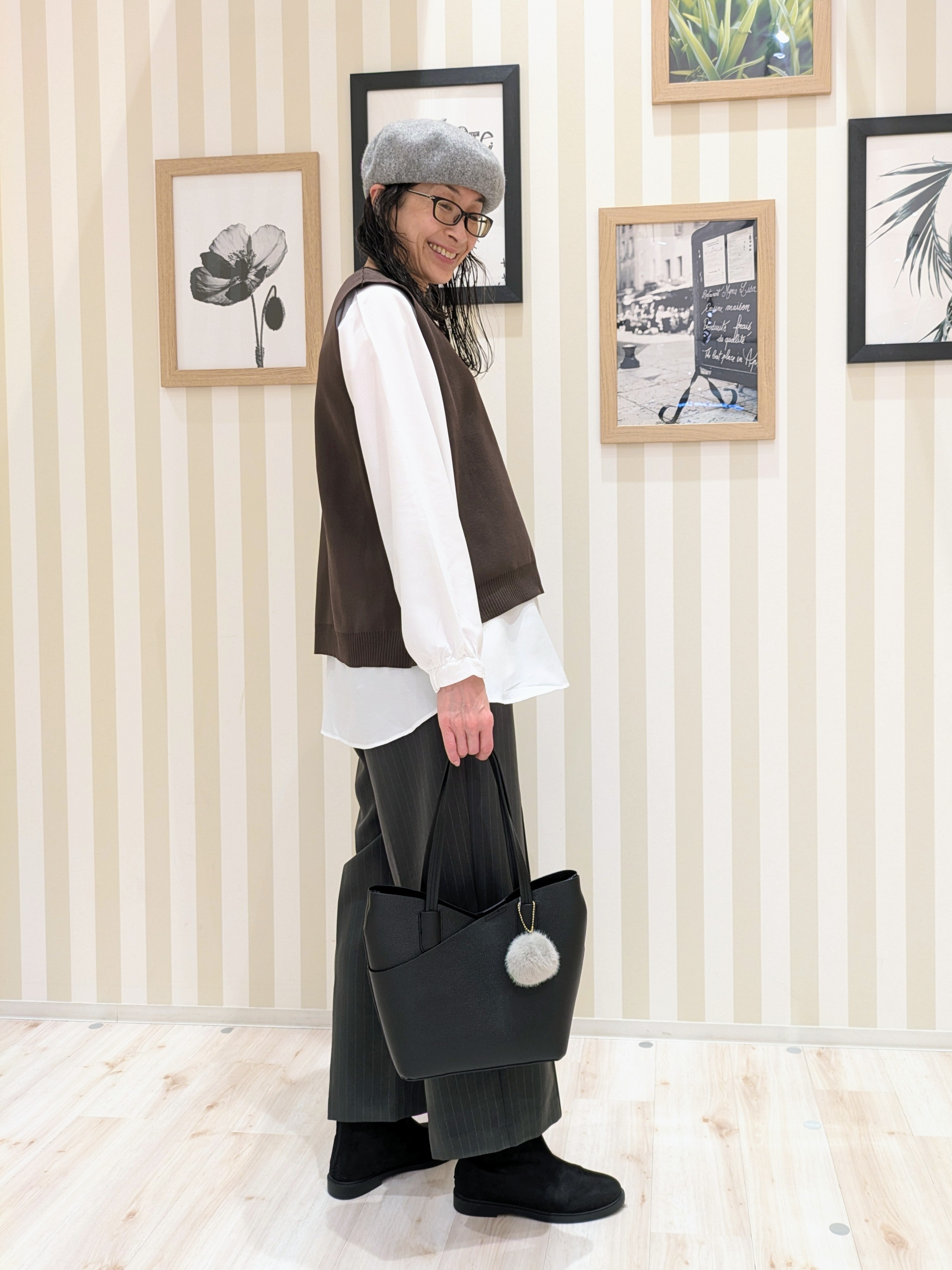 Mikiさんの「SHOO･LA･RUE｜【2点セット/S-LL】着回し自在 スポンディッシュニットベスト＆フレアシャツ」を使ったコーディネート