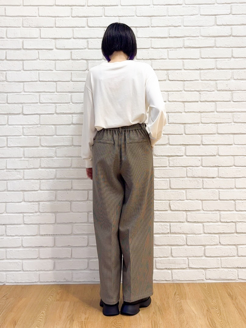 𝐜𝐡𝐢𝐤𝐚さんの「SHOO･LA･RUE｜【S-LL/洗濯機可】なめらかさが心地いい。スエード調ポケットシャツ」を使ったコーディネート