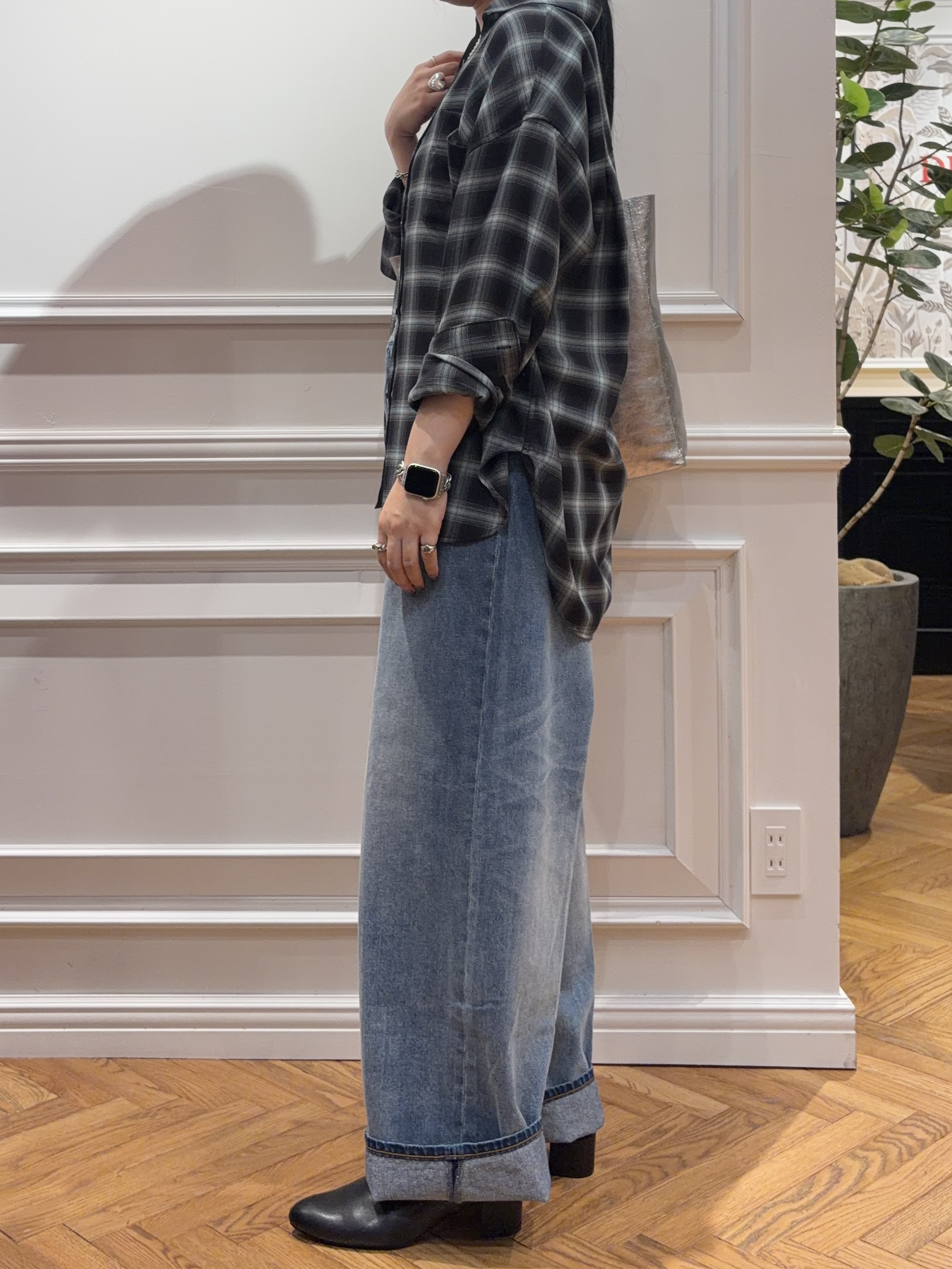 SAKAIさんの「DRESSTERIOR｜【ウォッシャブル】ビエラオンブレチェックシャツ」を使ったコーディネート