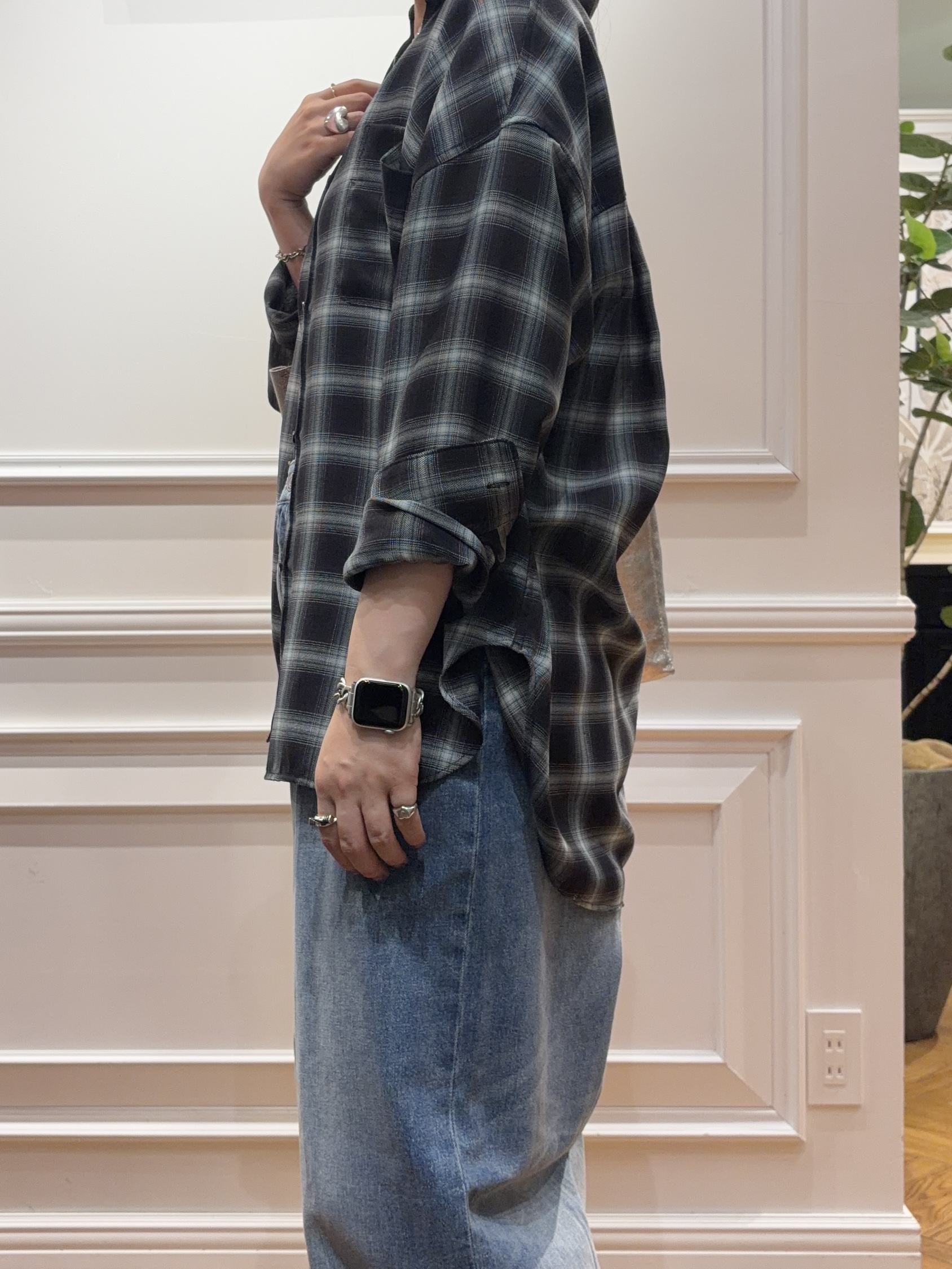 SAKAIさんの「DRESSTERIOR｜【ウォッシャブル】ビエラオンブレチェックシャツ」を使ったコーディネート
