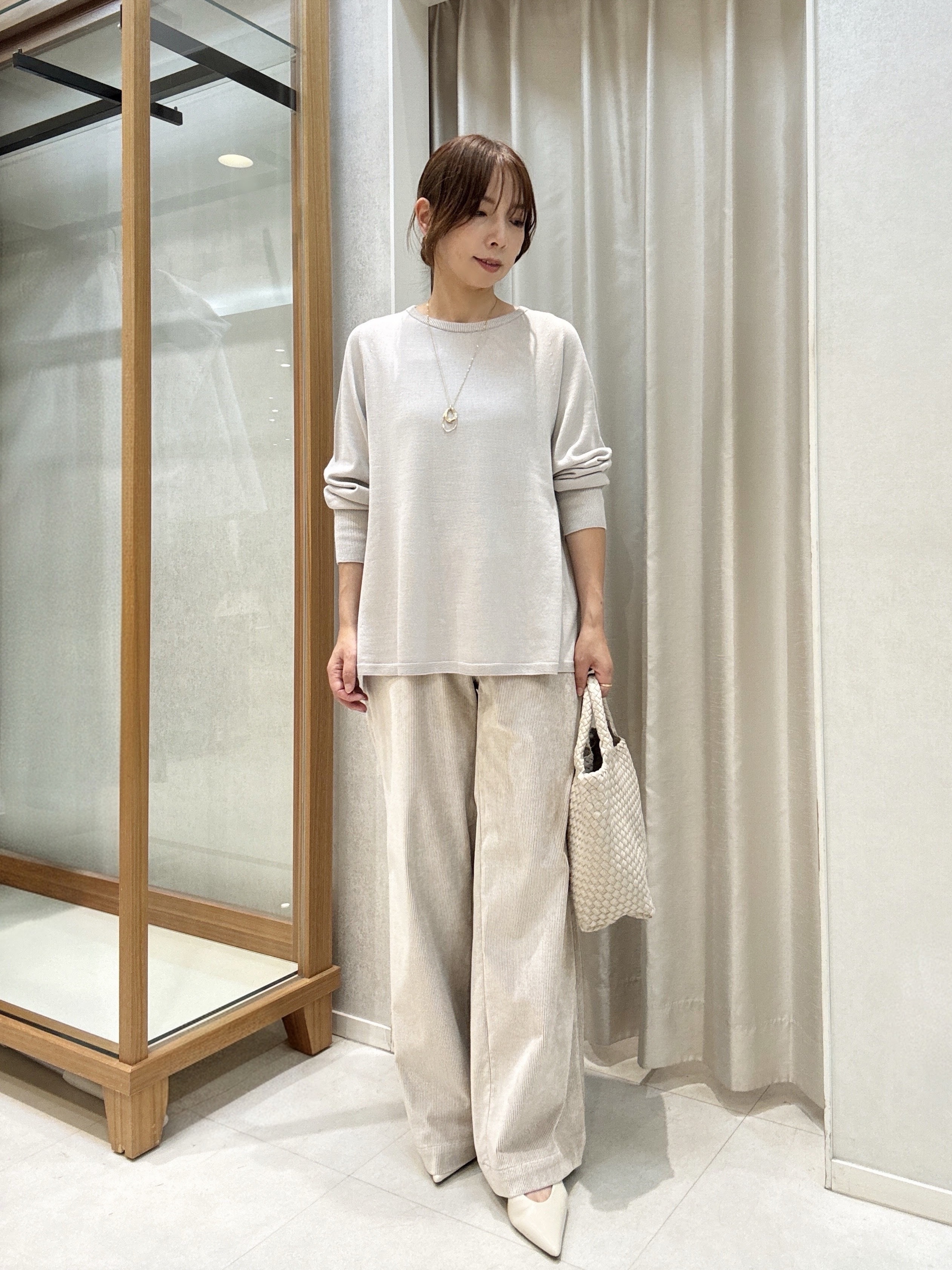 tomoさんの「UNTITLED｜【きれいに体型カバー/8色展開】Aラインシルエットニットプルオーバー」を使ったコーディネート