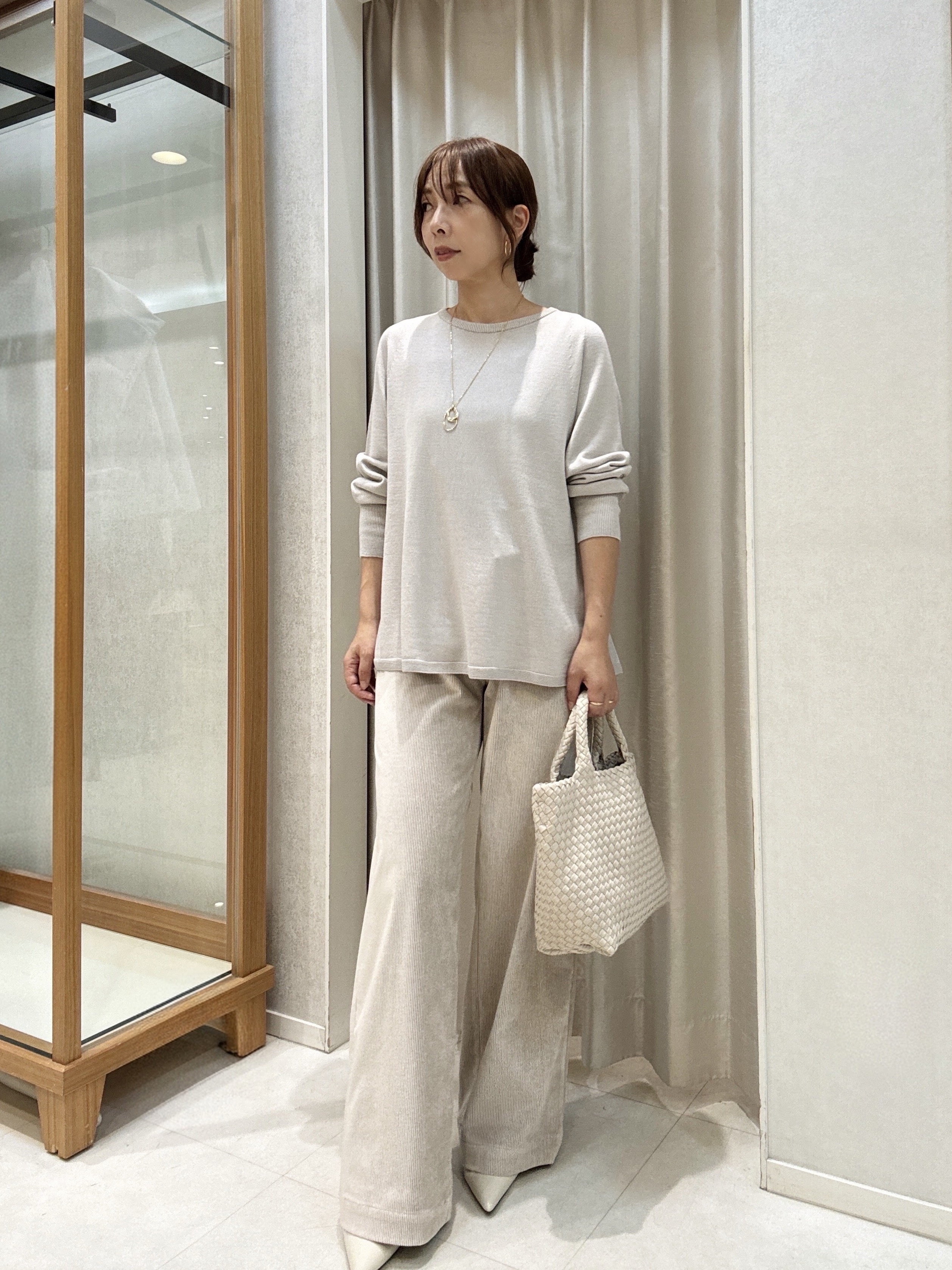 tomoさんの「UNTITLED｜【きれいに体型カバー/8色展開】Aラインシルエットニットプルオーバー」を使ったコーディネート
