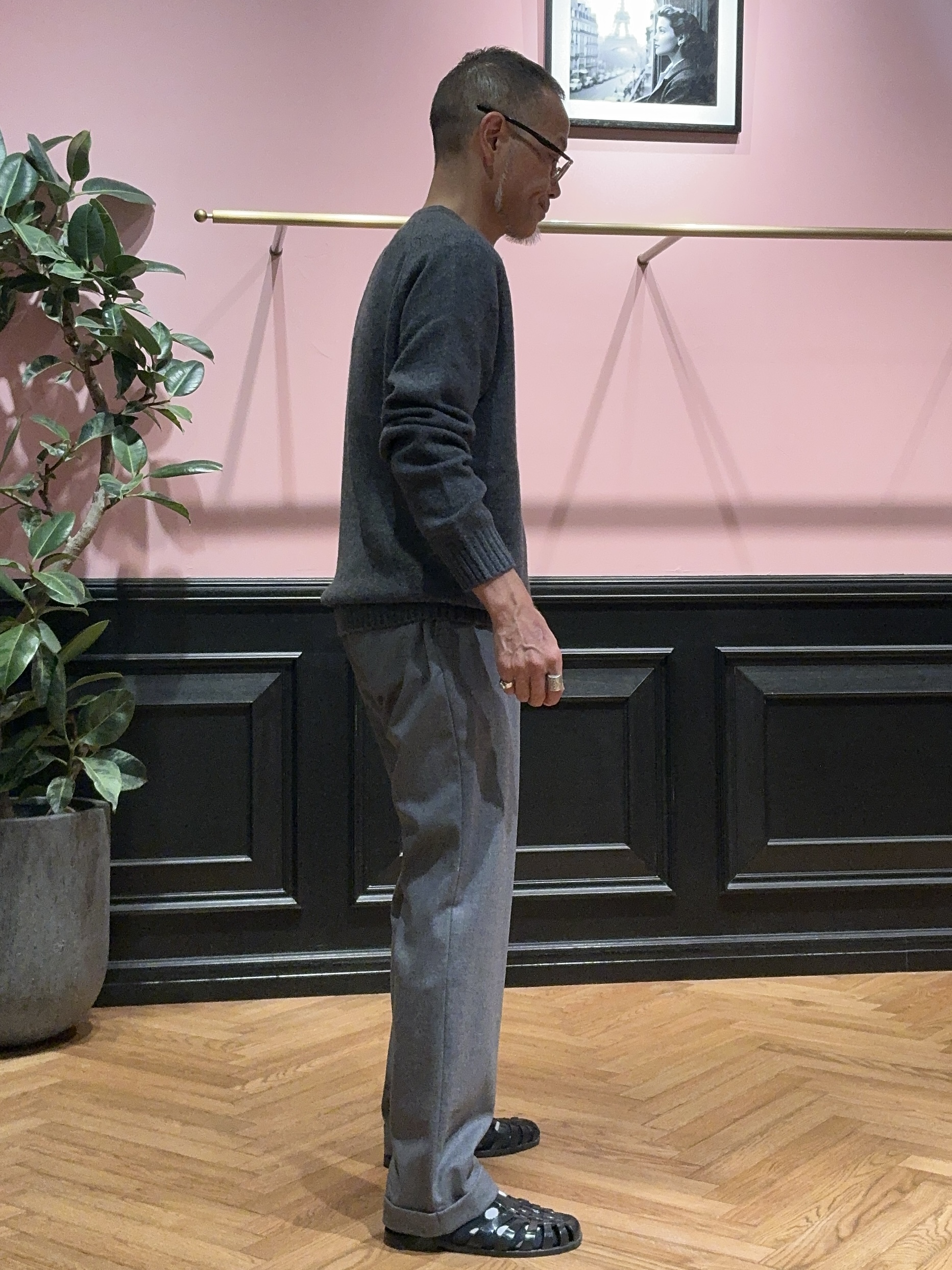 torigoeさんの「DRESSTERIOR｜【干場義雅&times;DRESSTERIOR】ウールカシミヤクルーネックニット」を使ったコーディネート