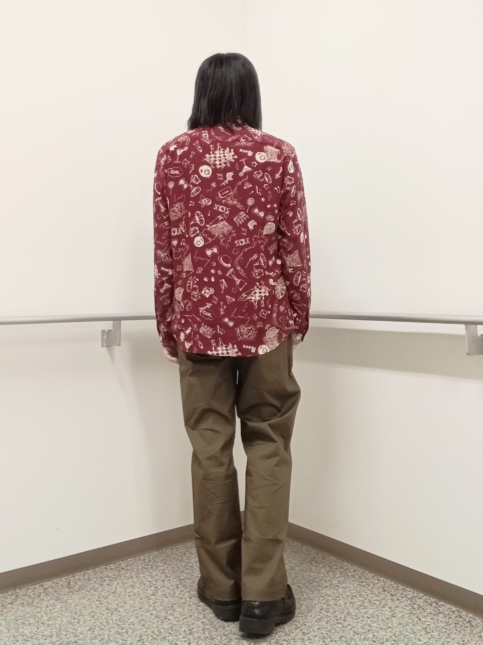 moritaさんの「TAKEO KIKUCHI｜【BOWLER HAT LABEL】日本製PLAYプリントシャツ」を使ったコーディネート