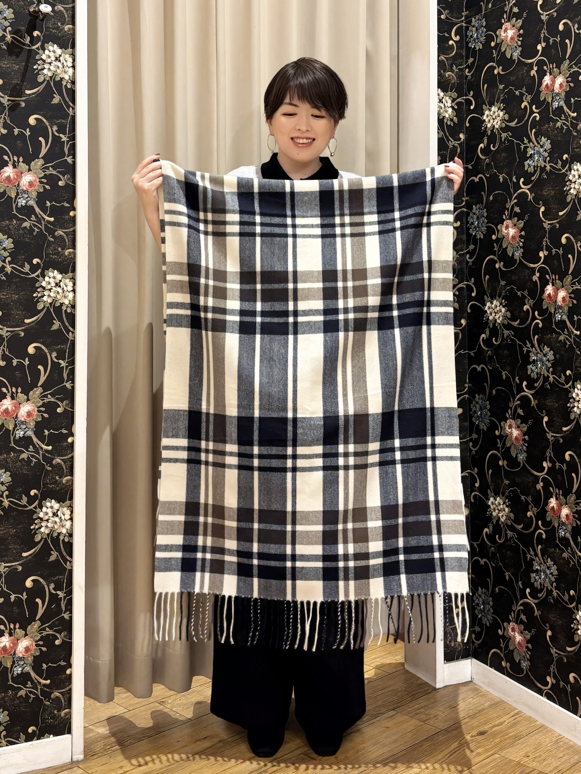たみさんの「SHOO･LA･RUE｜【S-LL/洗濯機可】やわらかな着心地 襟付きニット」を使ったコーディネート