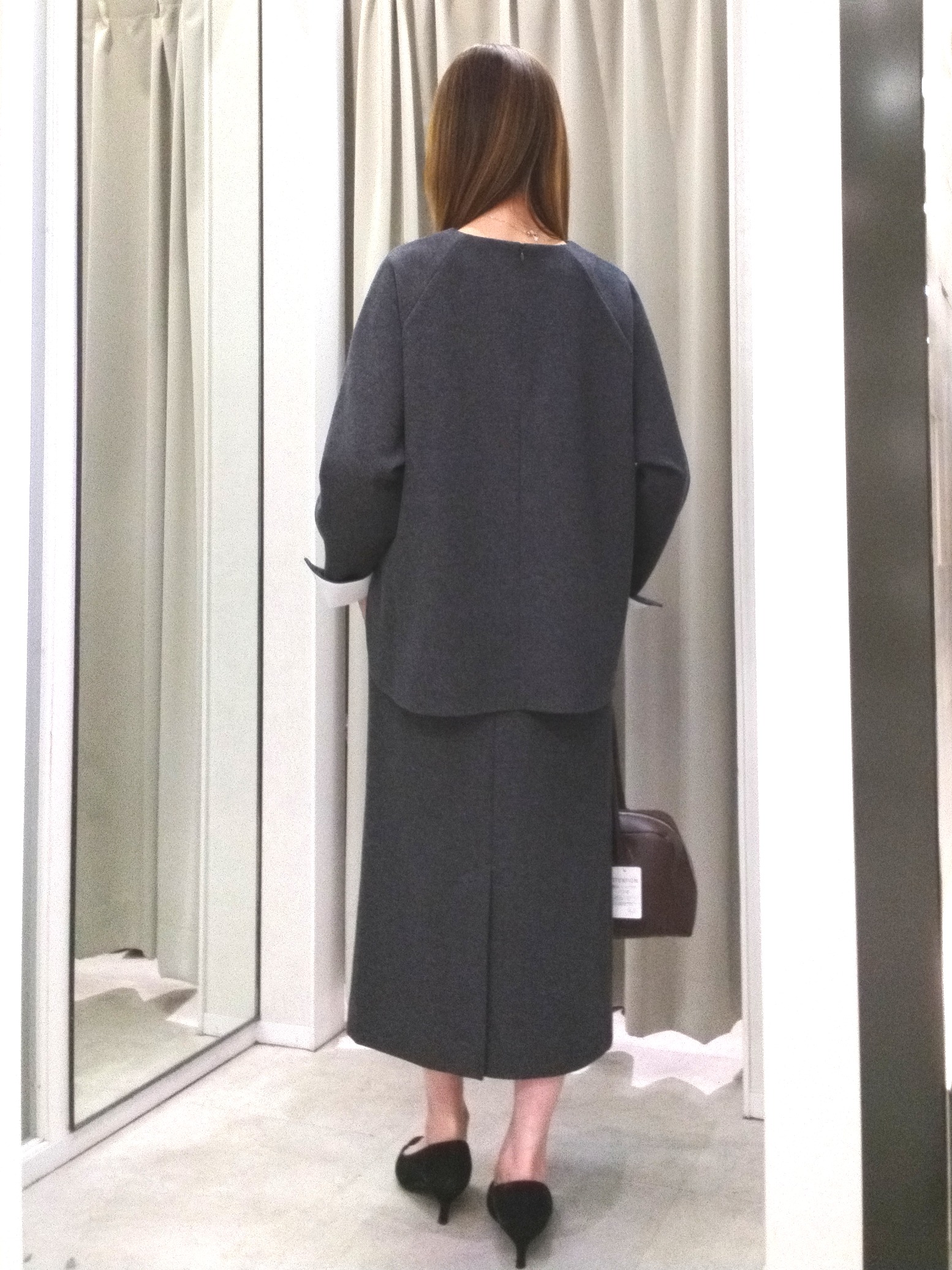 もりさんの「UNTITLED｜【セットアップ可/スウェットライク】袖口シャツドッキングプルオーバー」を使ったコーディネート