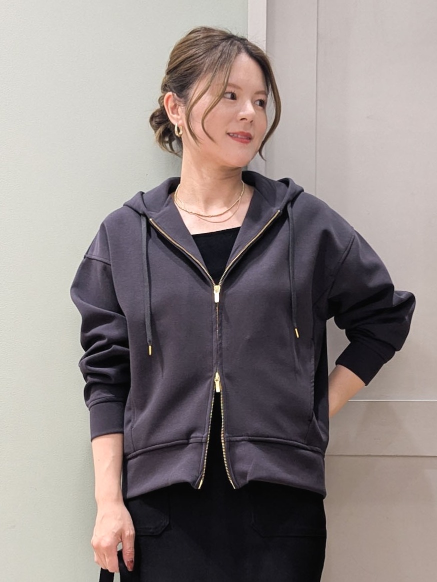 kuwawaさんの「grove｜【きれいめに着こなせる】大人のダンボールフードパーカ」を使ったコーディネート