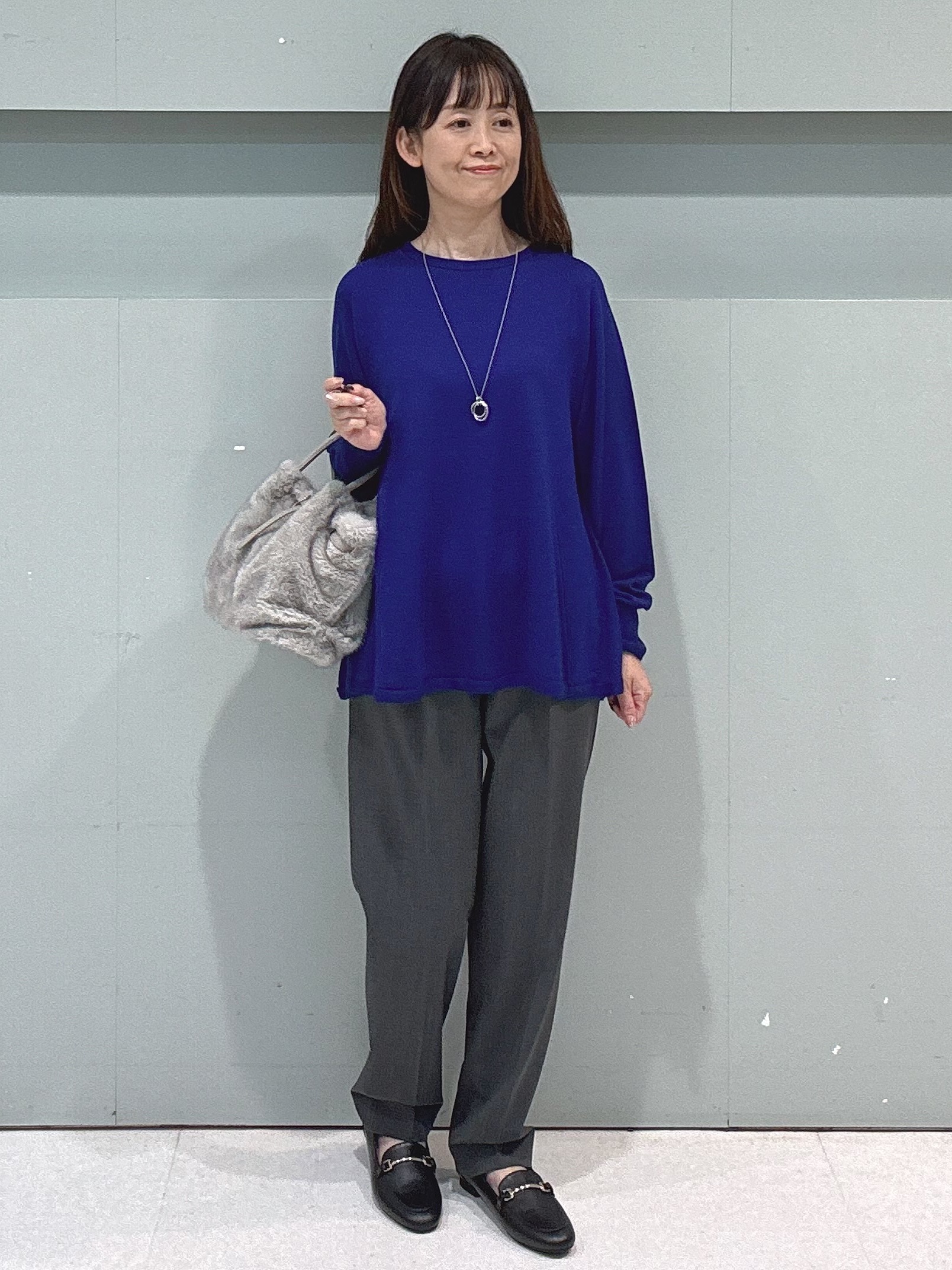 makiさんの「UNTITLED｜【きれいに体型カバー/8色展開】Aラインシルエットニットプルオーバー」を使ったコーディネート