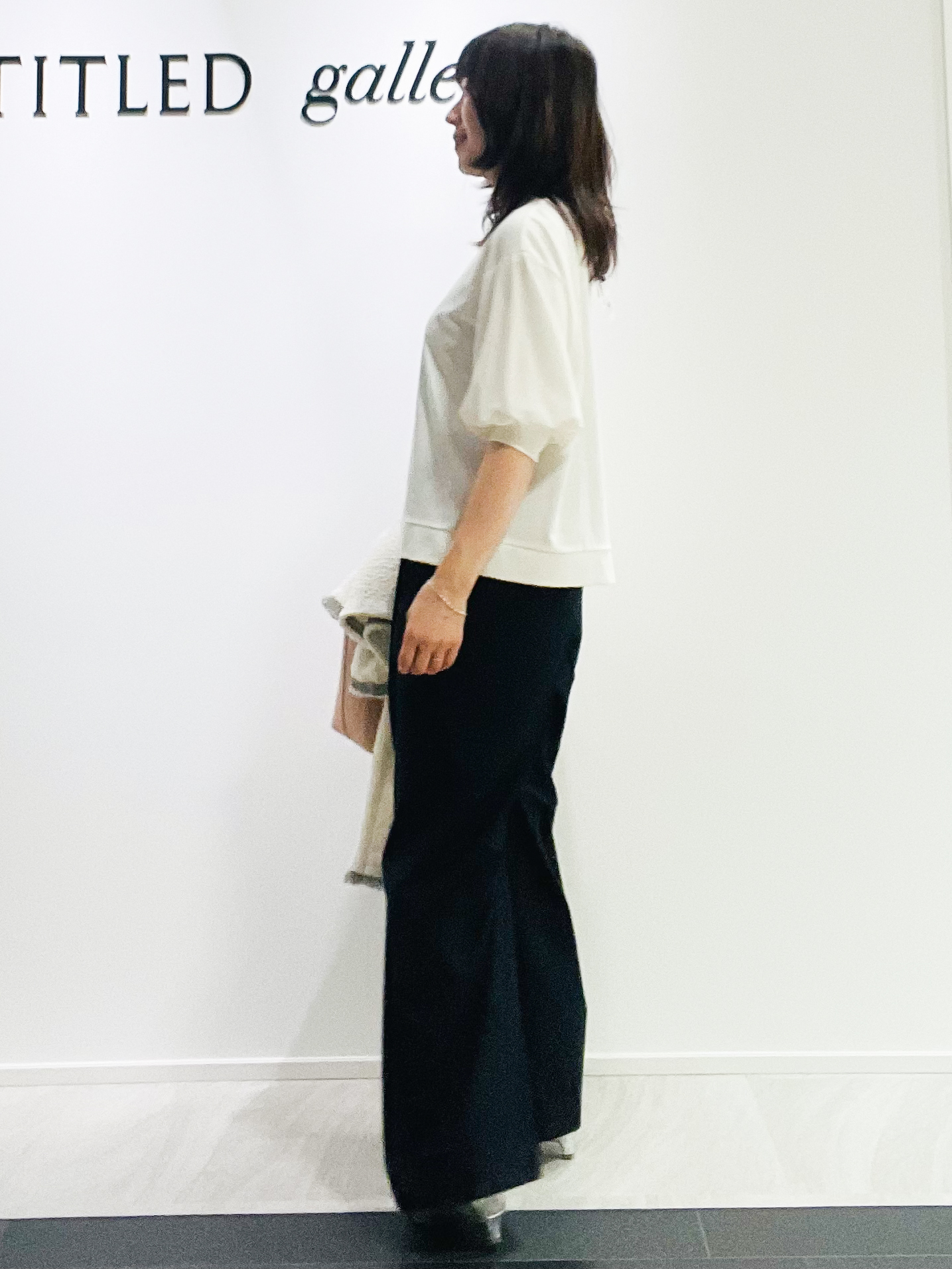 めいさんの「UNTITLED｜【楽にきれい見え/体型カバー】パフスリーブジャージトップス」を使ったコーディネート