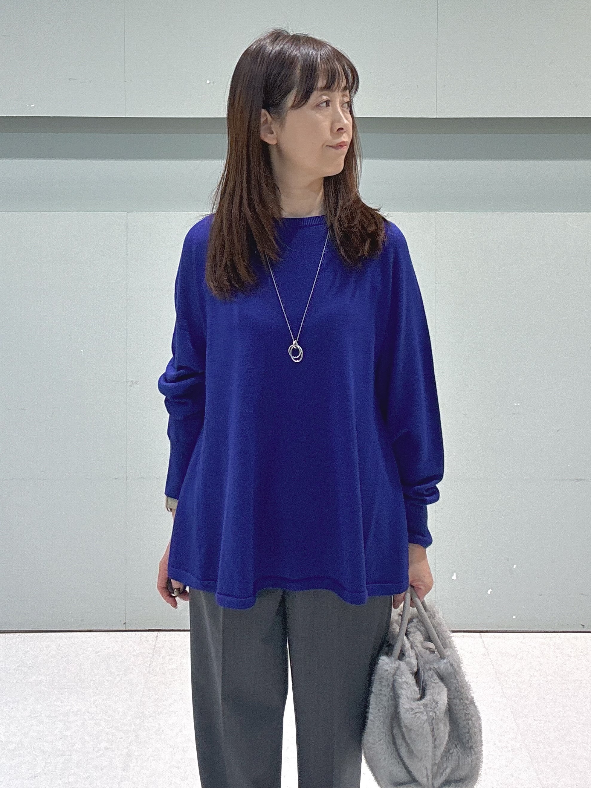 makiさんの「UNTITLED｜【きれいに体型カバー/8色展開】Aラインシルエットニットプルオーバー」を使ったコーディネート