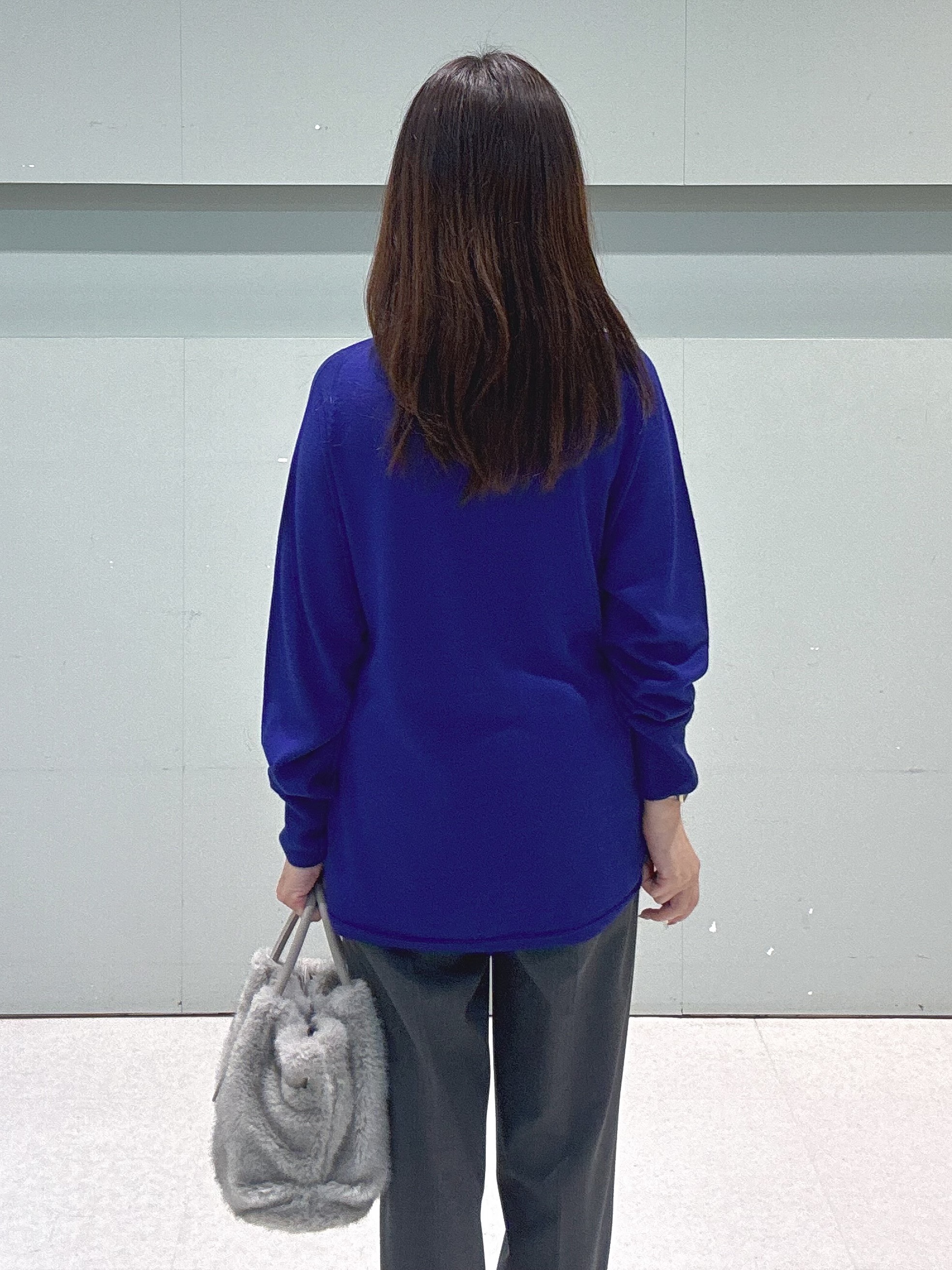 makiさんの「UNTITLED｜【きれいに体型カバー/8色展開】Aラインシルエットニットプルオーバー」を使ったコーディネート