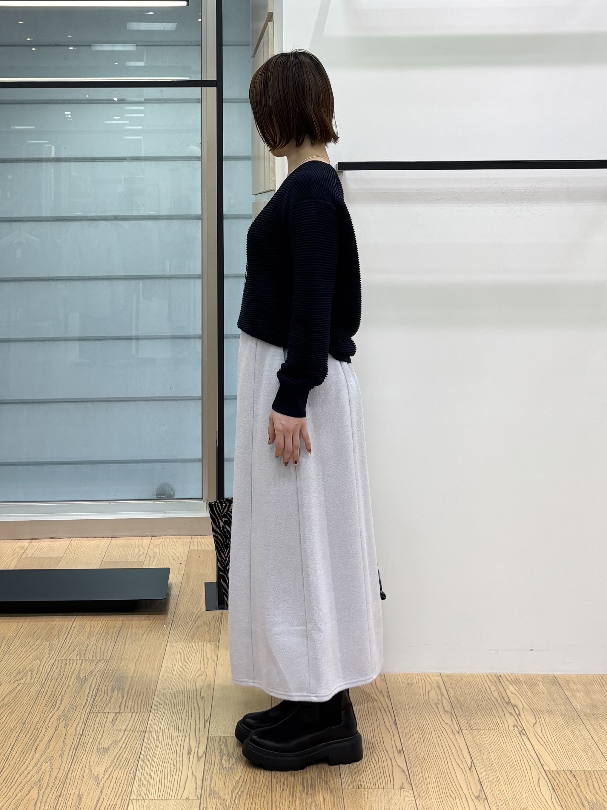 asamiさんの「INDIVI｜【ウール混／体型カバー】ラメガーター編み Vネックニット」を使ったコーディネート