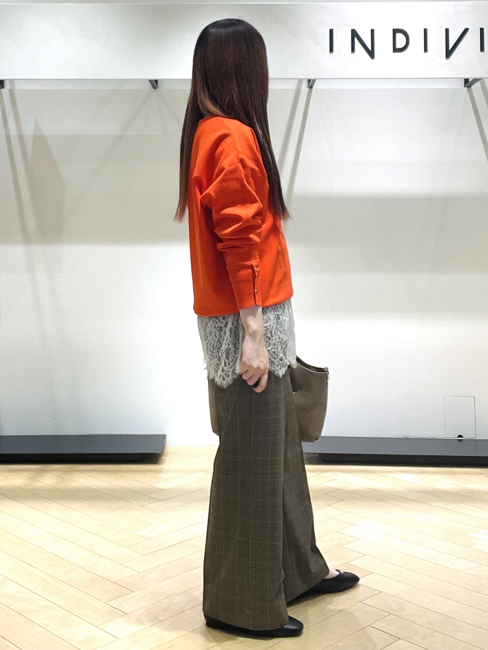 mさんの「INDIVI｜【選べる6色／ストレッチ◎】きれいめドルマンスリーブニット」を使ったコーディネート