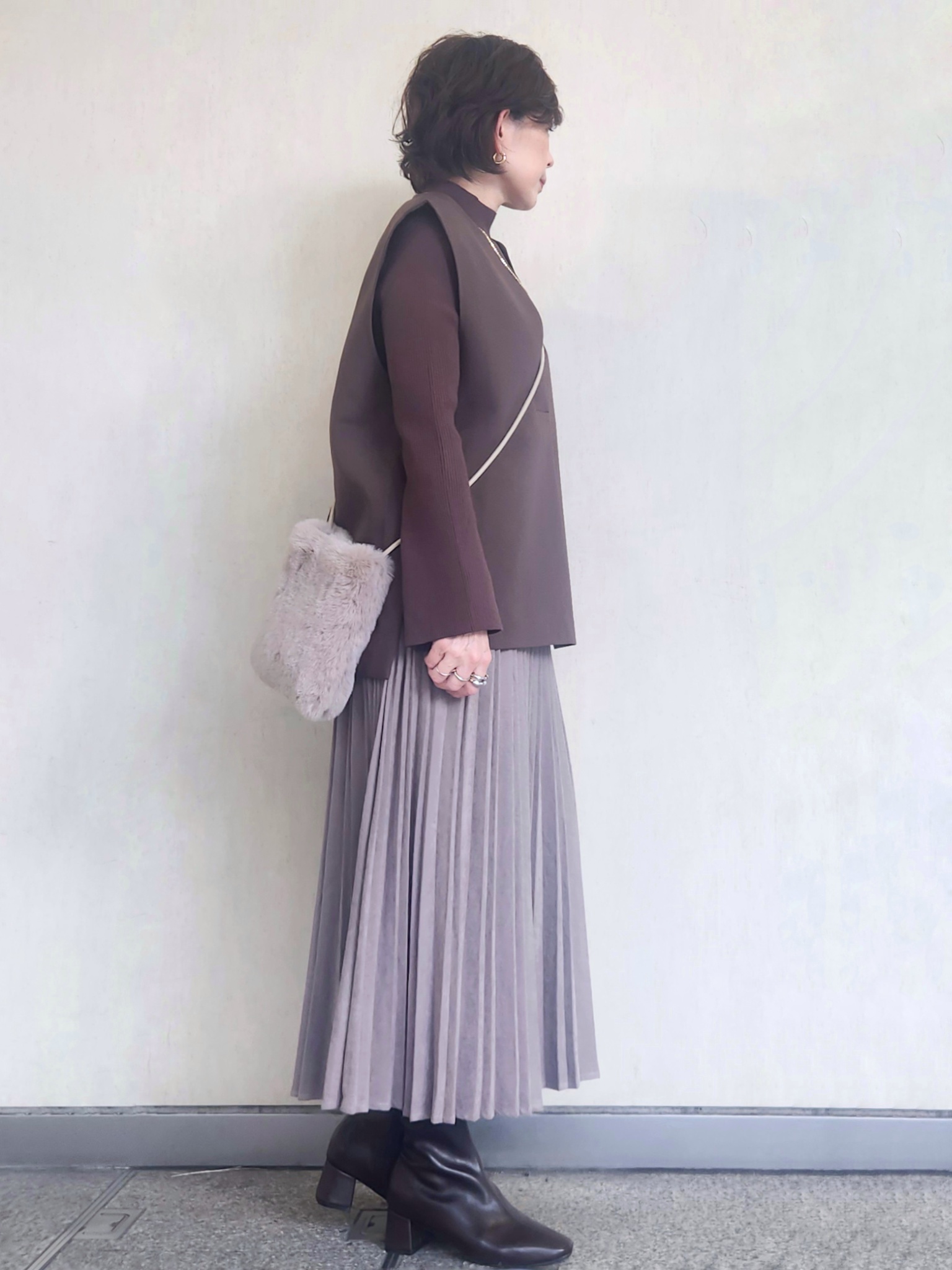 milkyさんの「OPAQUE.CLIP｜《ツインセット》Vネックベスト&times;ハイネックリブニット【洗濯機OK】」を使ったコーディネート