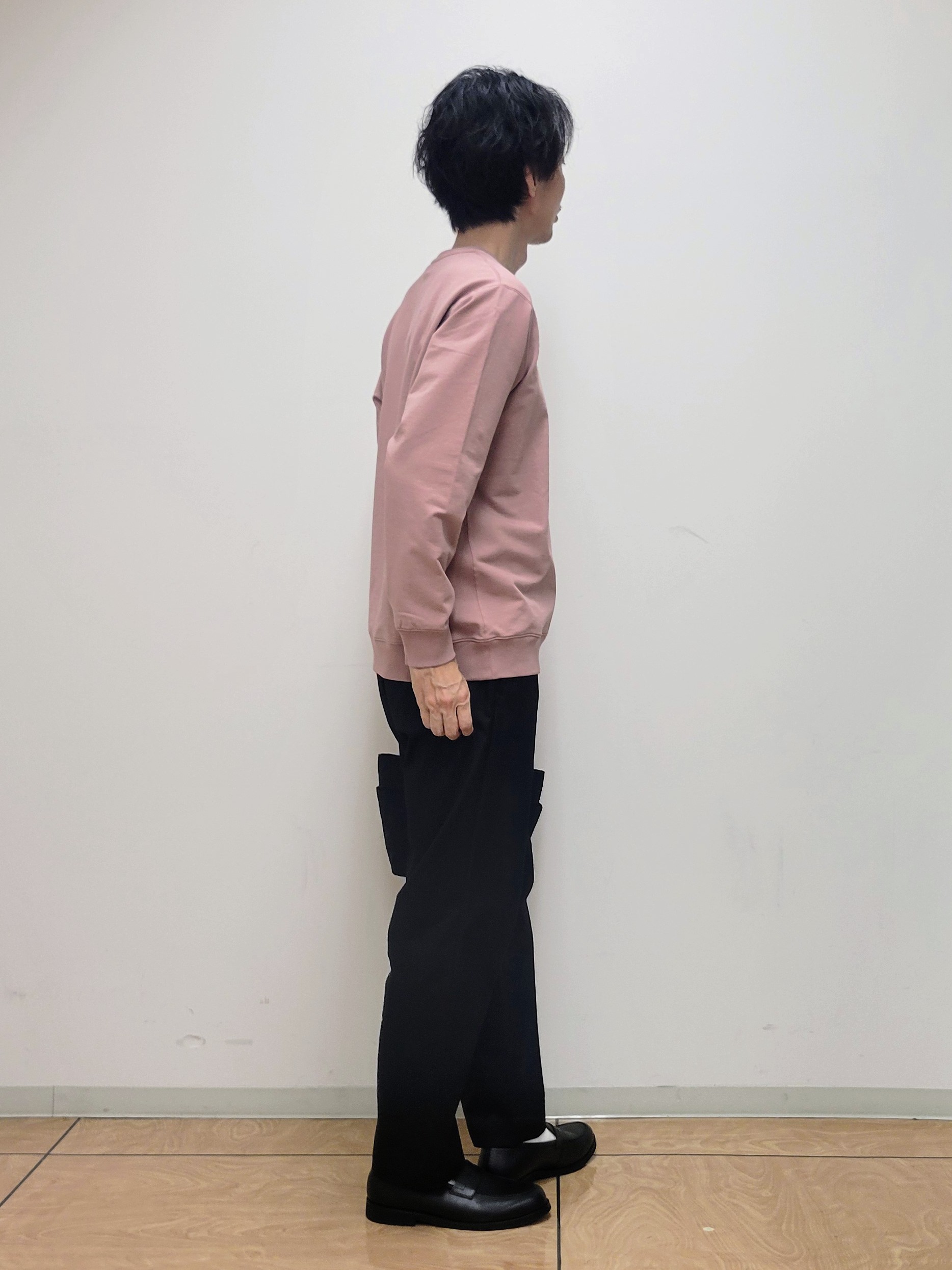 piroyaさんの「TAKEO KIKUCHI｜ワンポイント刺繍 ミニ裏毛 プルオーバージャージ」を使ったコーディネート