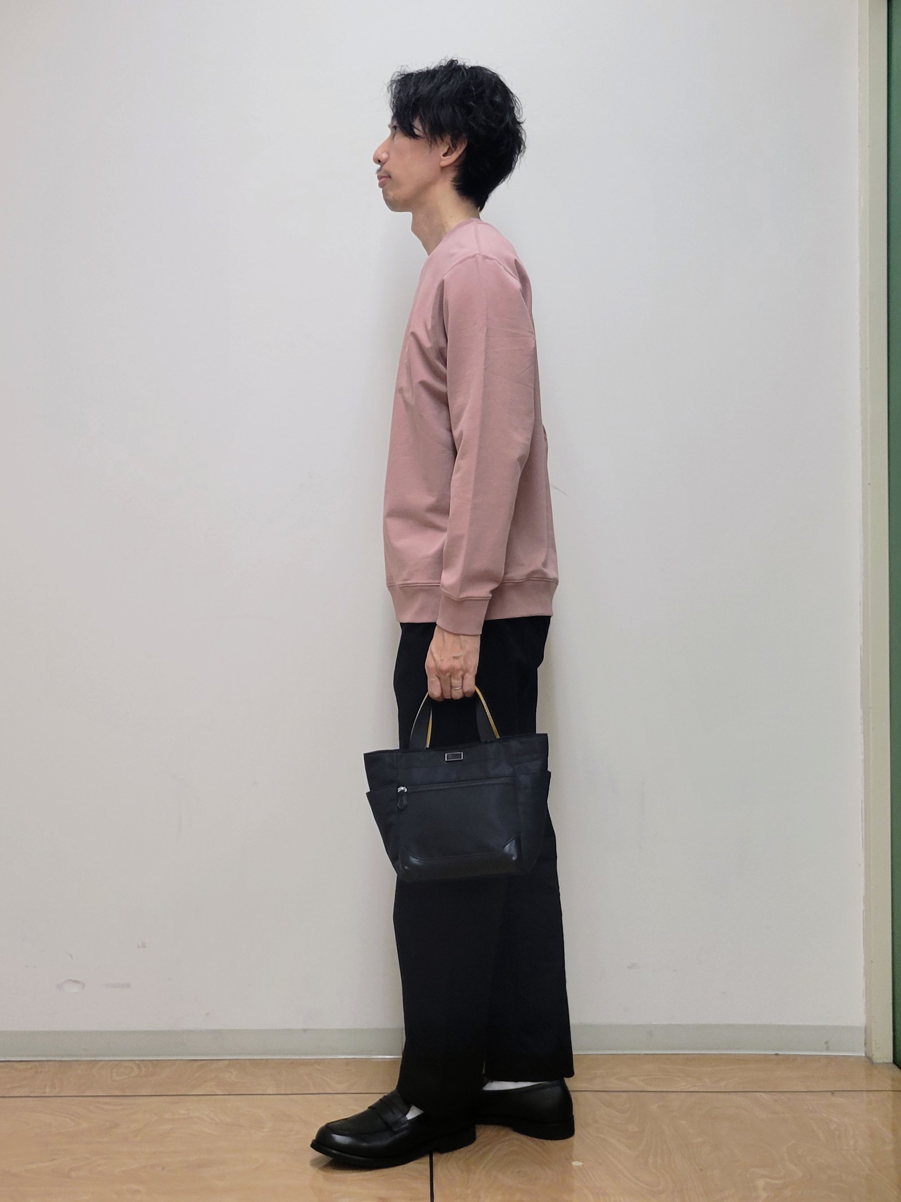 piroyaさんの「TAKEO KIKUCHI｜ワンポイント刺繍 ミニ裏毛 プルオーバージャージ」を使ったコーディネート