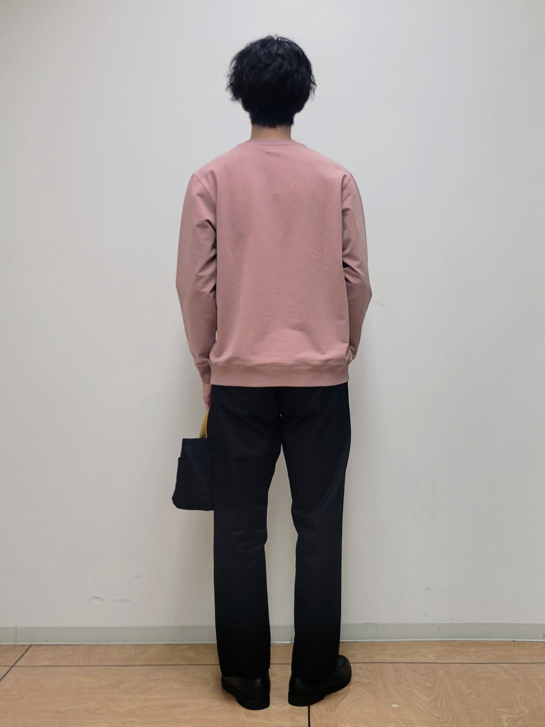 piroyaさんの「TAKEO KIKUCHI｜ワンポイント刺繍 ミニ裏毛 プルオーバージャージ」を使ったコーディネート