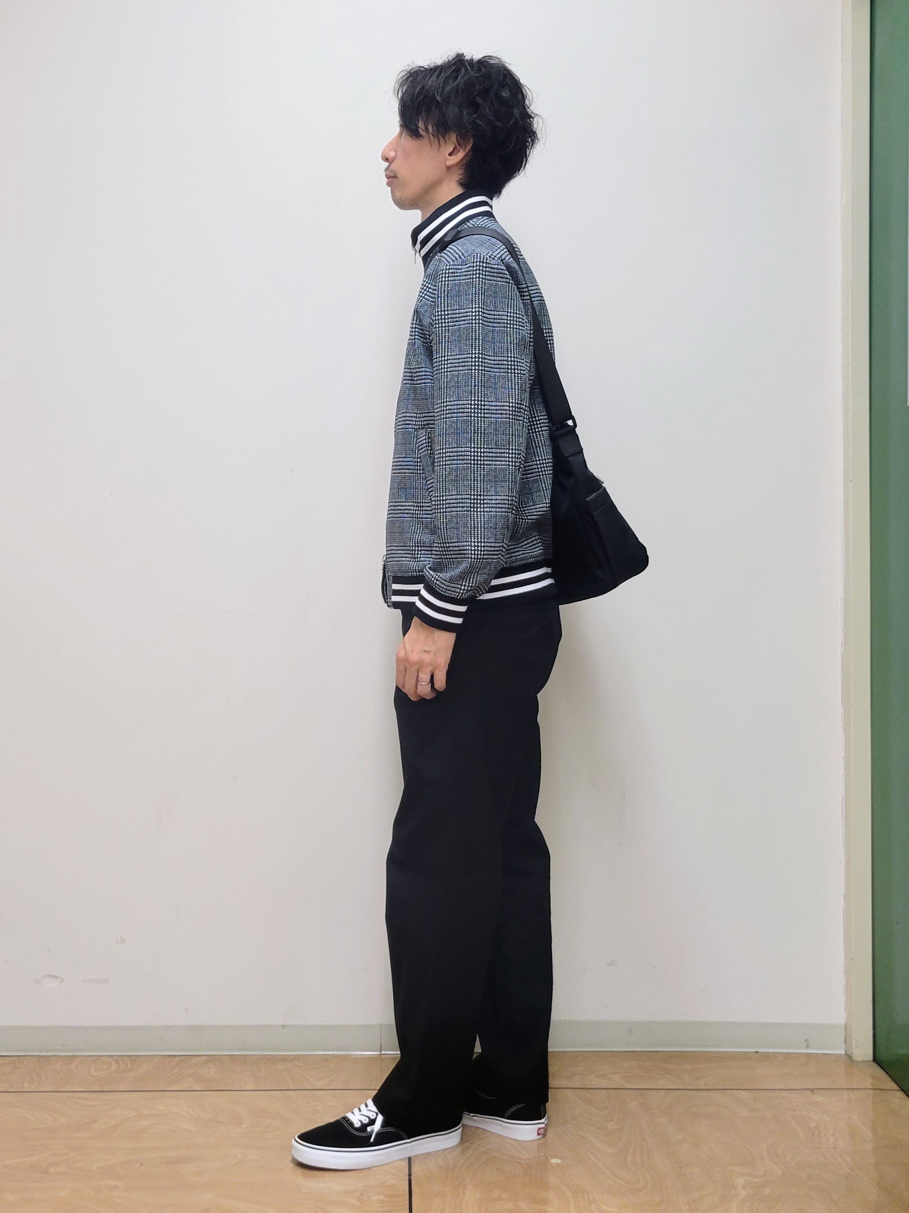 piroyaさんの「TAKEO KIKUCHI｜【BOWLER HAT LABEL】ダウンファブリック トラックジャケット」を使ったコーディネート