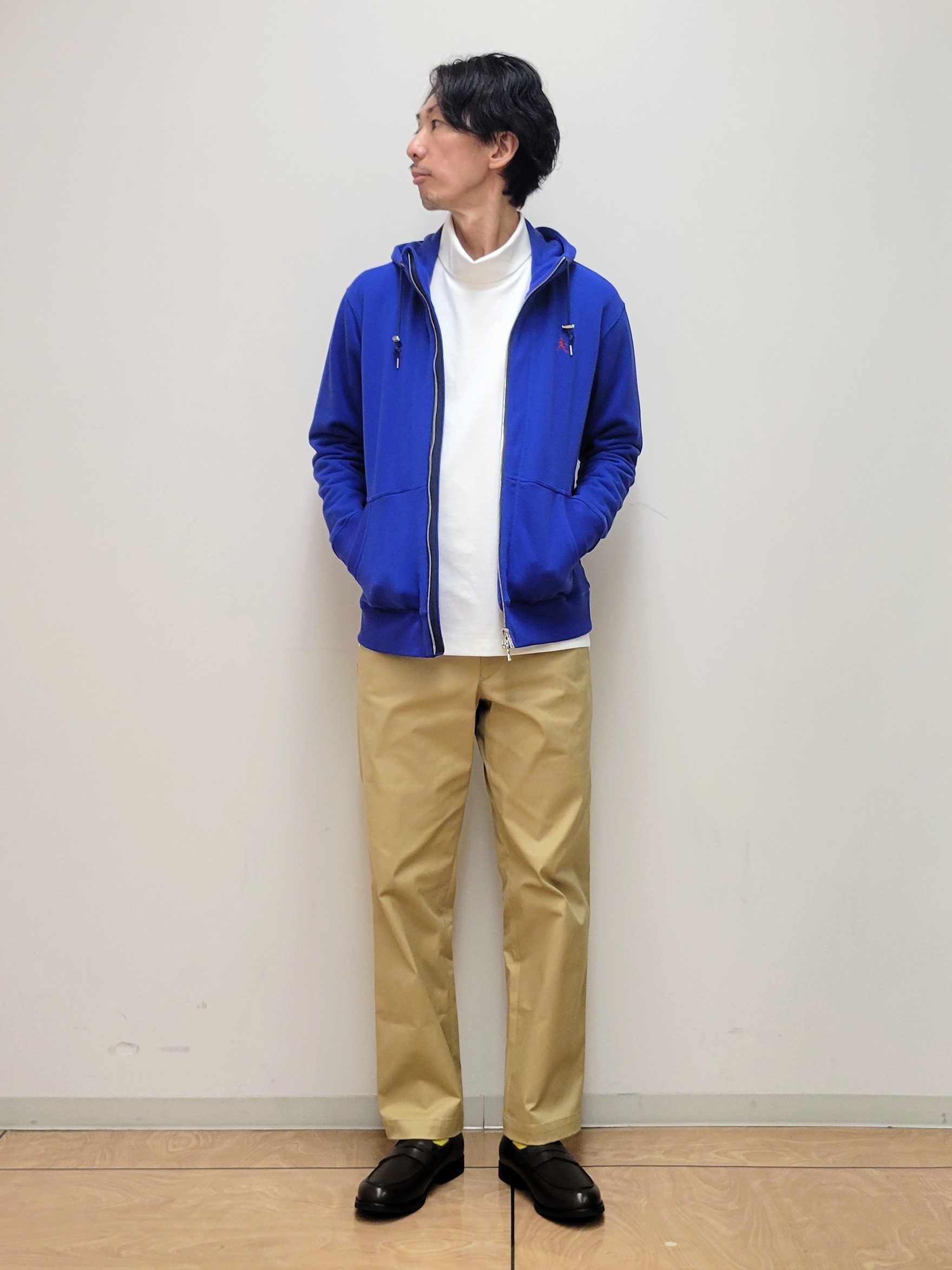 piroyaさんの「TAKEO KIKUCHI｜【BOWLER HAT LABEL】ジップアップ スウェットパーカー」を使ったコーディネート