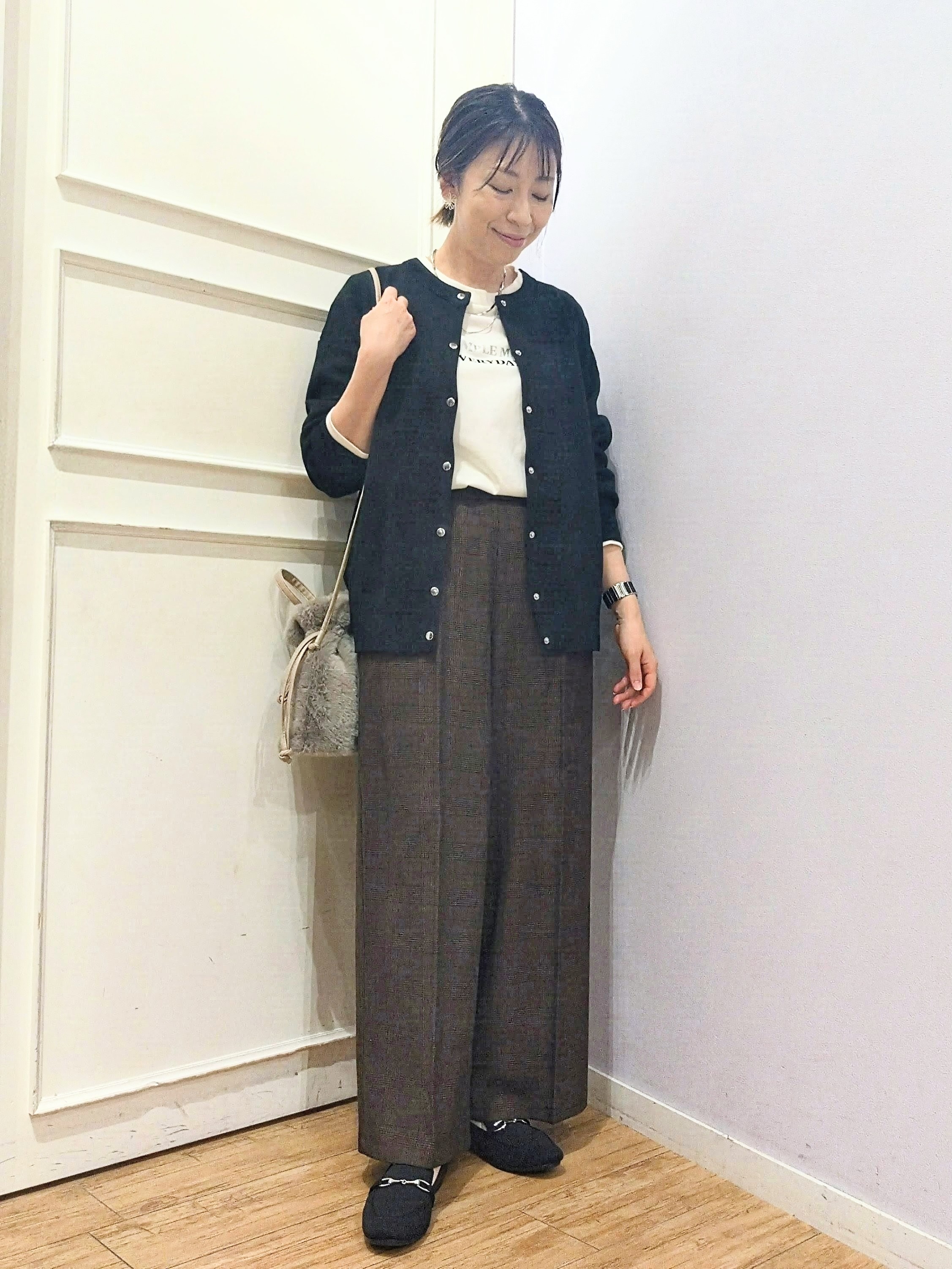 miomioさんの「SHOO･LA･RUE｜【セットアップ可/洗濯機可】軽やかに羽織れる スポンディッシュ ニットカーディガン」を使ったコーディネート