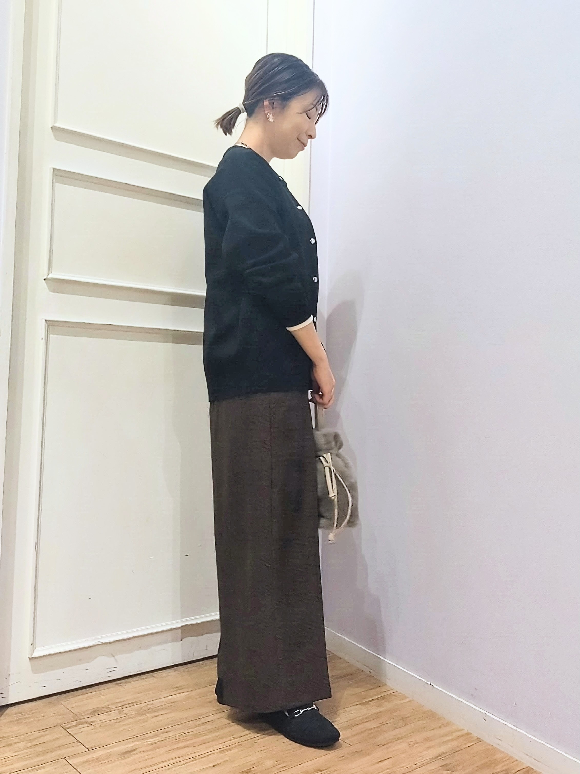 miomioさんの「SHOO･LA･RUE｜【セットアップ可/洗濯機可】軽やかに羽織れる スポンディッシュ ニットカーディガン」を使ったコーディネート