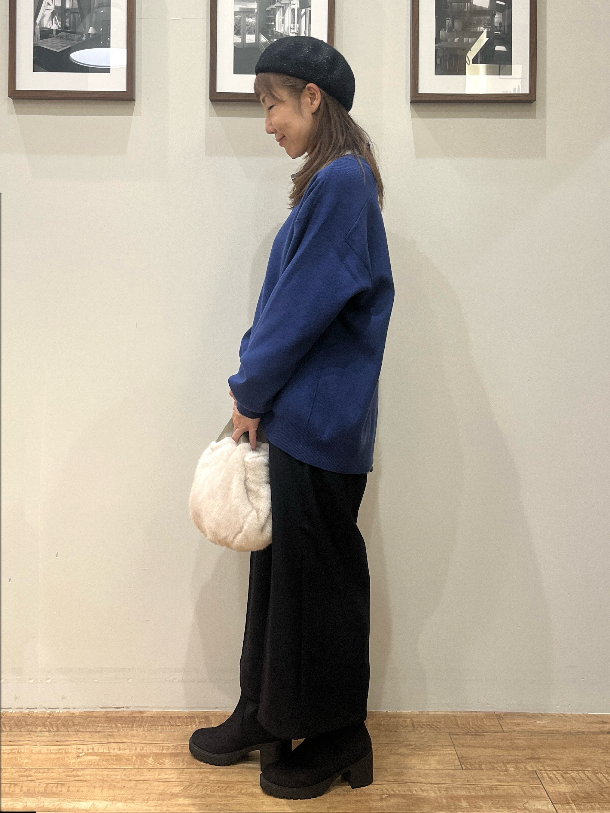 まつみさんの「SHOO･LA･RUE｜【毛玉になりにくい/S-LL/洗濯機可/体型カバー】Vネックゆったりカーディガン」を使ったコーディネート