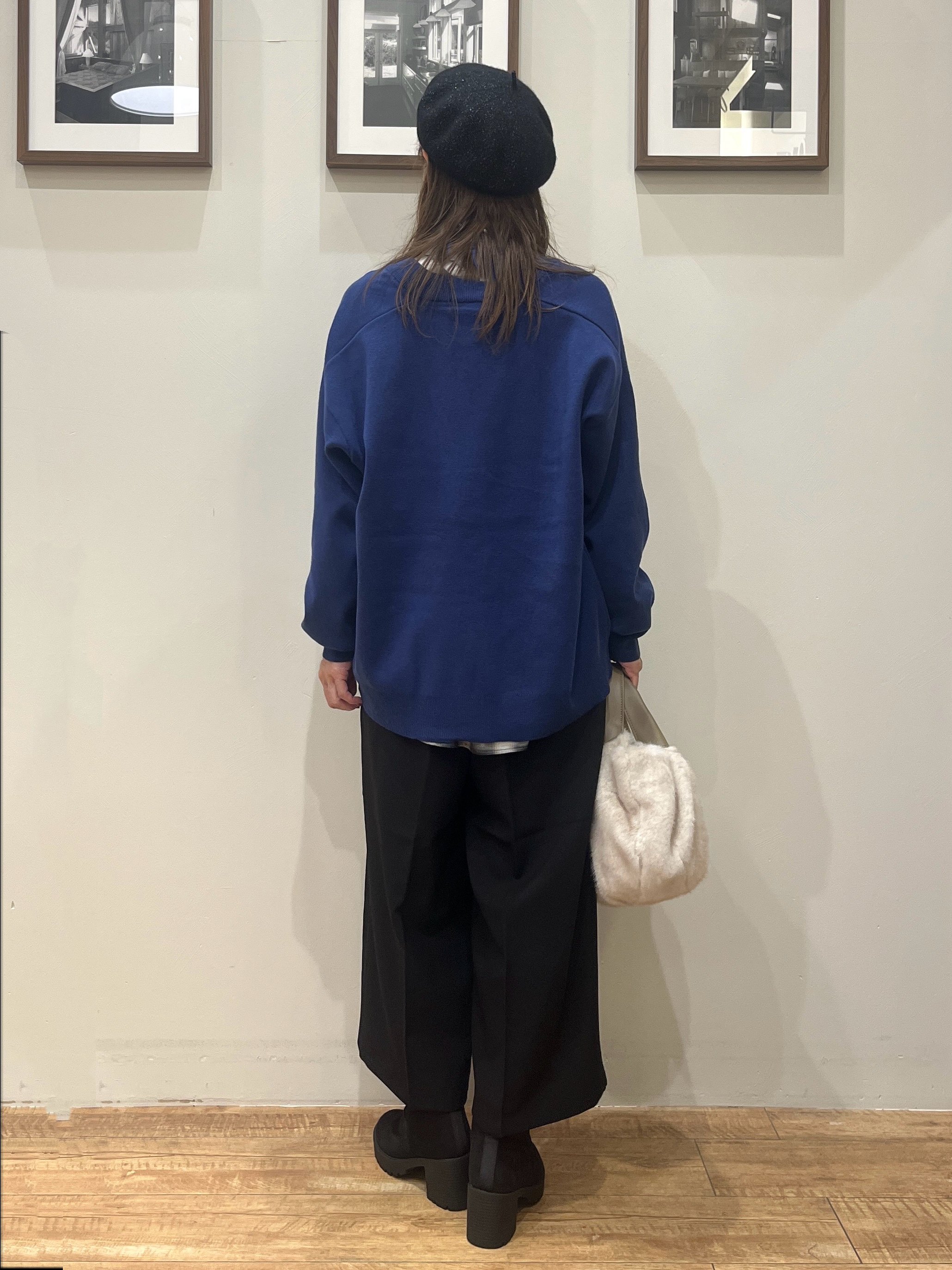 まつみさんの「SHOO･LA･RUE｜【毛玉になりにくい/S-LL/洗濯機可/体型カバー】Vネックゆったりカーディガン」を使ったコーディネート