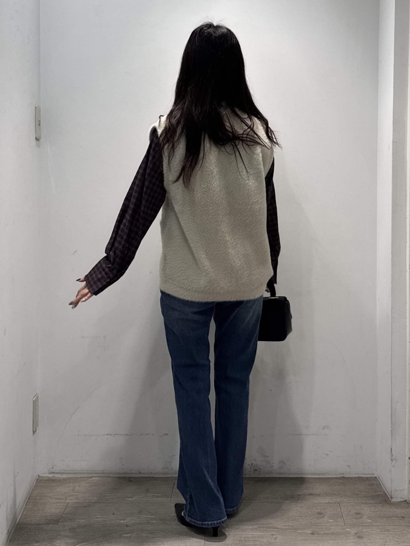 yuicciさんの「OPAQUE.CLIP｜フェザーヤーンニットベスト【洗濯機OK】」を使ったコーディネート