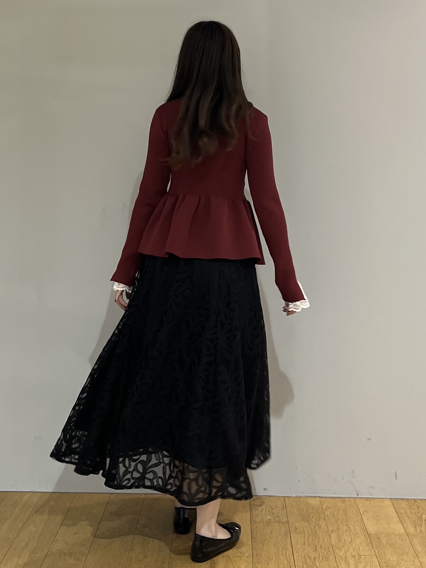Saekoさんの「Couture brooch｜【上品見えの袖レース】ペプラム カーディガン」を使ったコーディネート