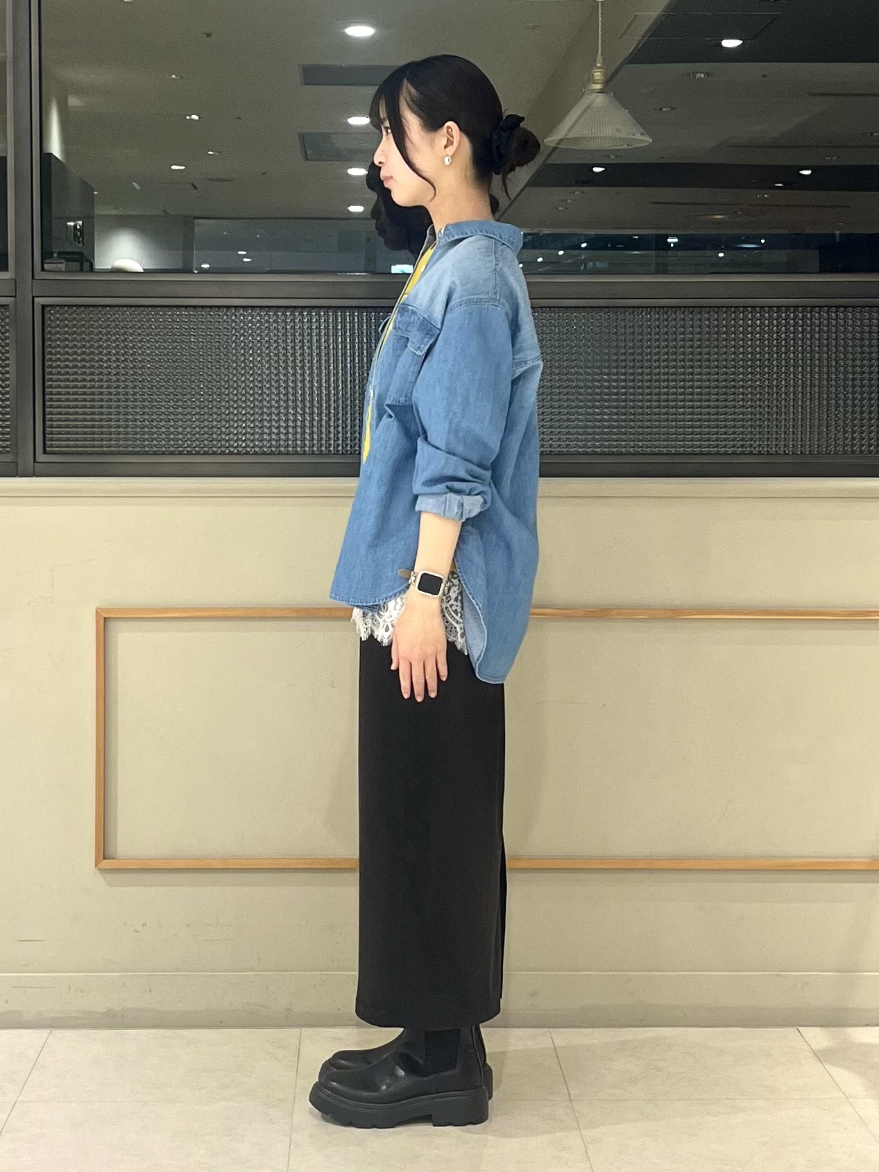 kumiさんの「INDIVI｜【選べる6色／ストレッチ◎】きれいめドルマンスリーブニット」を使ったコーディネート