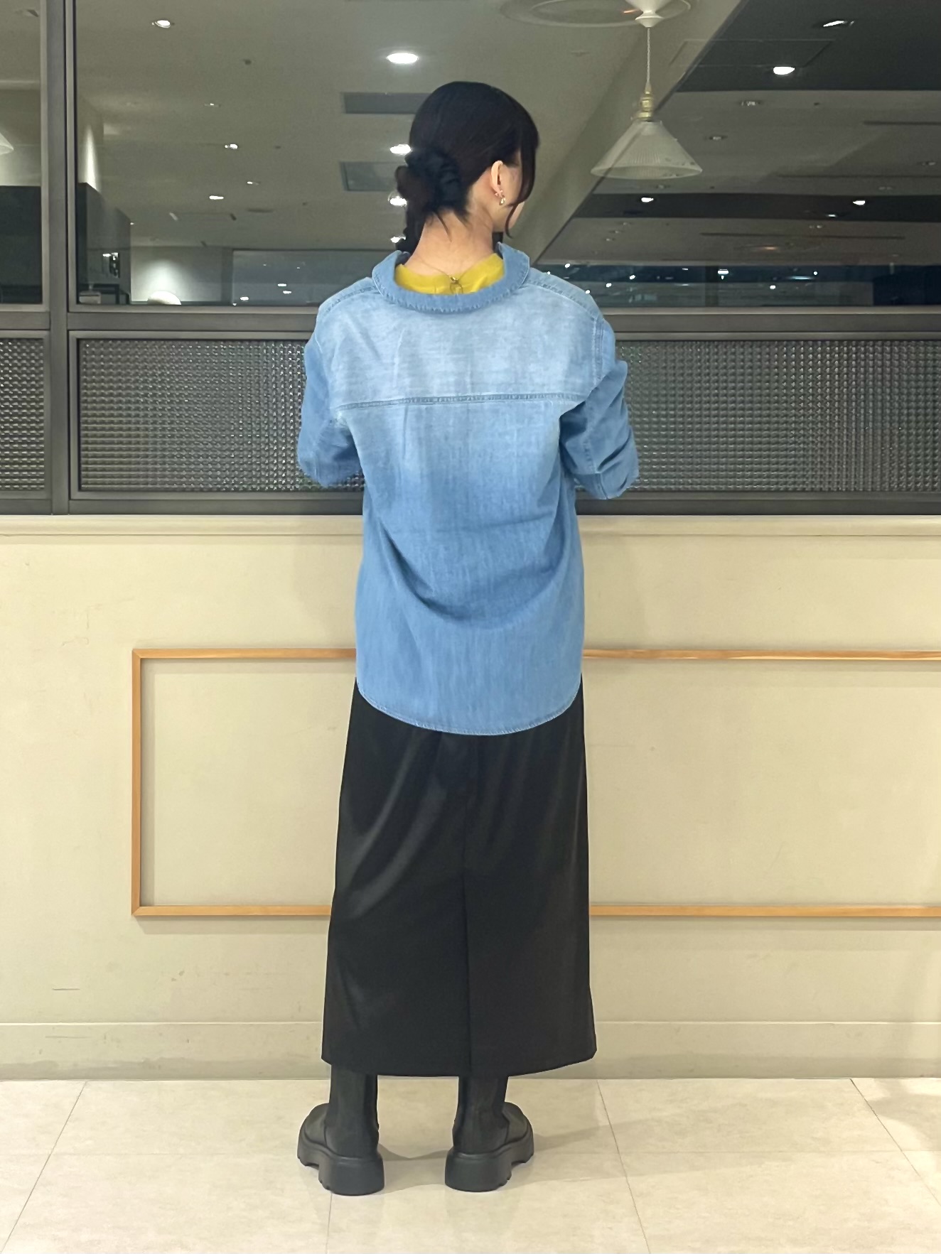 kumiさんの「INDIVI｜【選べる6色／ストレッチ◎】きれいめドルマンスリーブニット」を使ったコーディネート