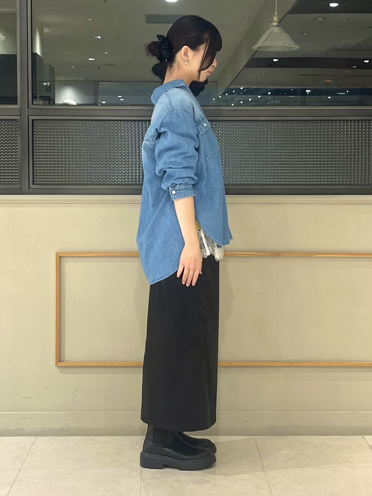 kumiさんの「INDIVI｜【選べる6色／ストレッチ◎】きれいめドルマンスリーブニット」を使ったコーディネート