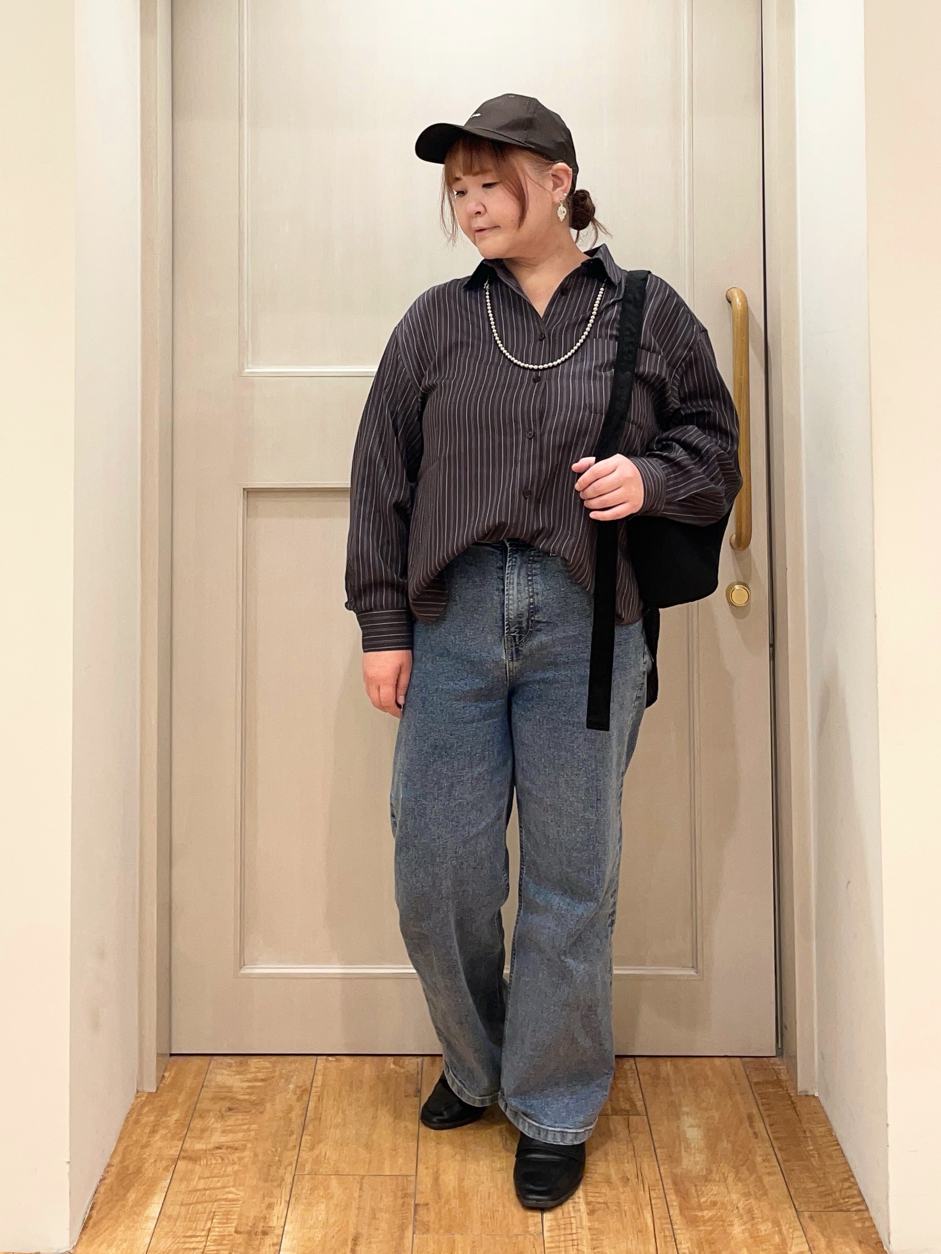 はまちゃんさんの「SHOO･LA･RUE｜【洗濯機可】もこもちモールケーブル Vネックカーディガン」を使ったコーディネート