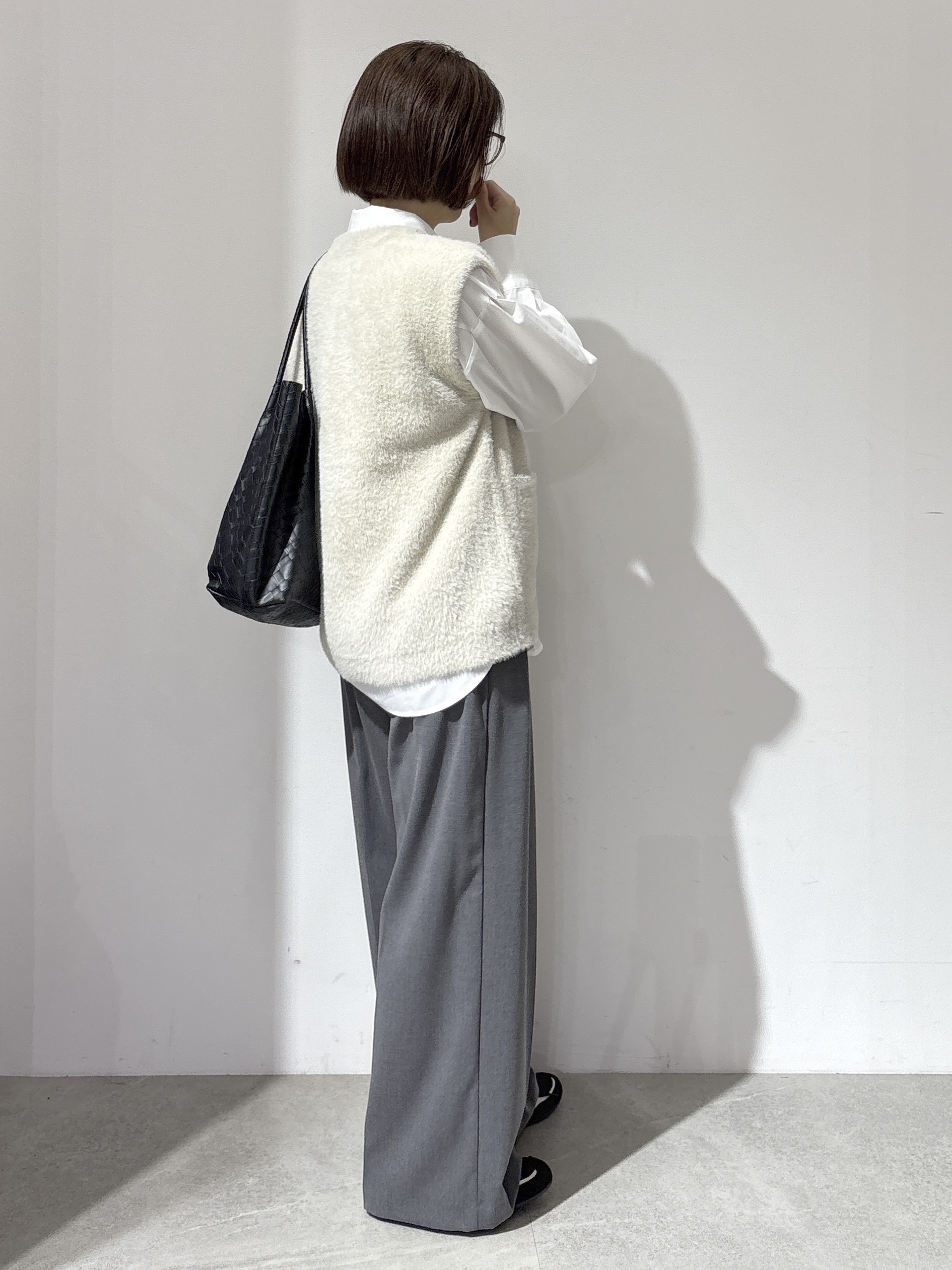 NAKAさんの「OPAQUE.CLIP｜フェザーヤーンニットベスト【洗濯機OK】」を使ったコーディネート