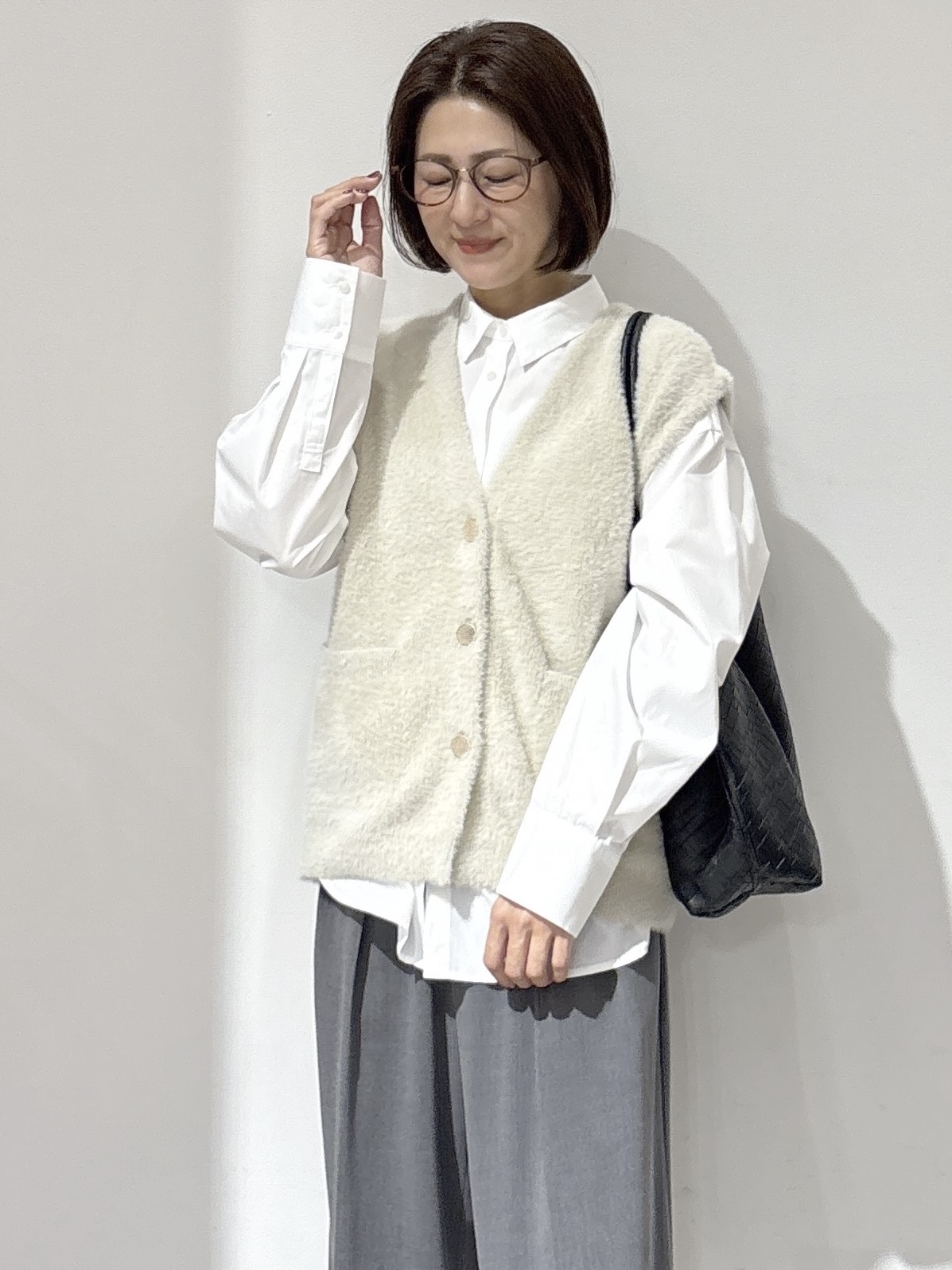 NAKAさんの「OPAQUE.CLIP｜フェザーヤーンニットベスト【洗濯機OK】」を使ったコーディネート