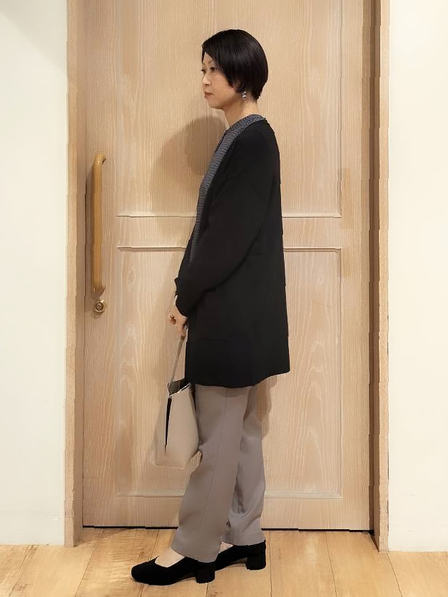 YUKIさんの「SHOO･LA･RUE｜【体型カバー/洗濯機可/ポケット付き】ゆるシルエット もちもち ボタンレスカーディガン」を使ったコーディネート