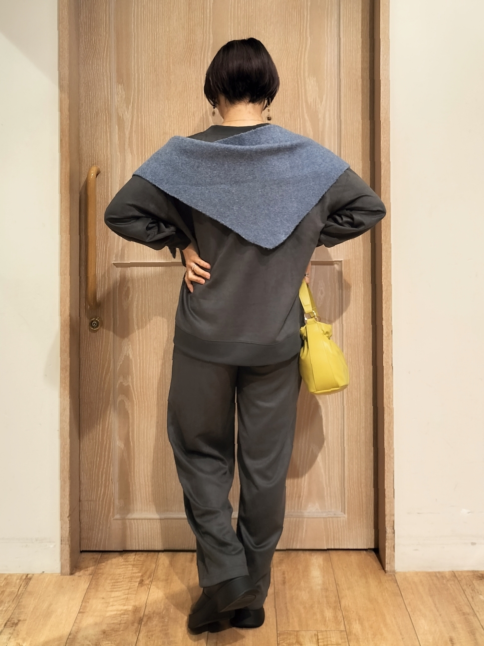 YUKIさんの「SHOO･LA･RUE｜【S-LL/体型カバー/セットアップ可】インせず着られる やわらか スエード調トップス」を使ったコーディネート