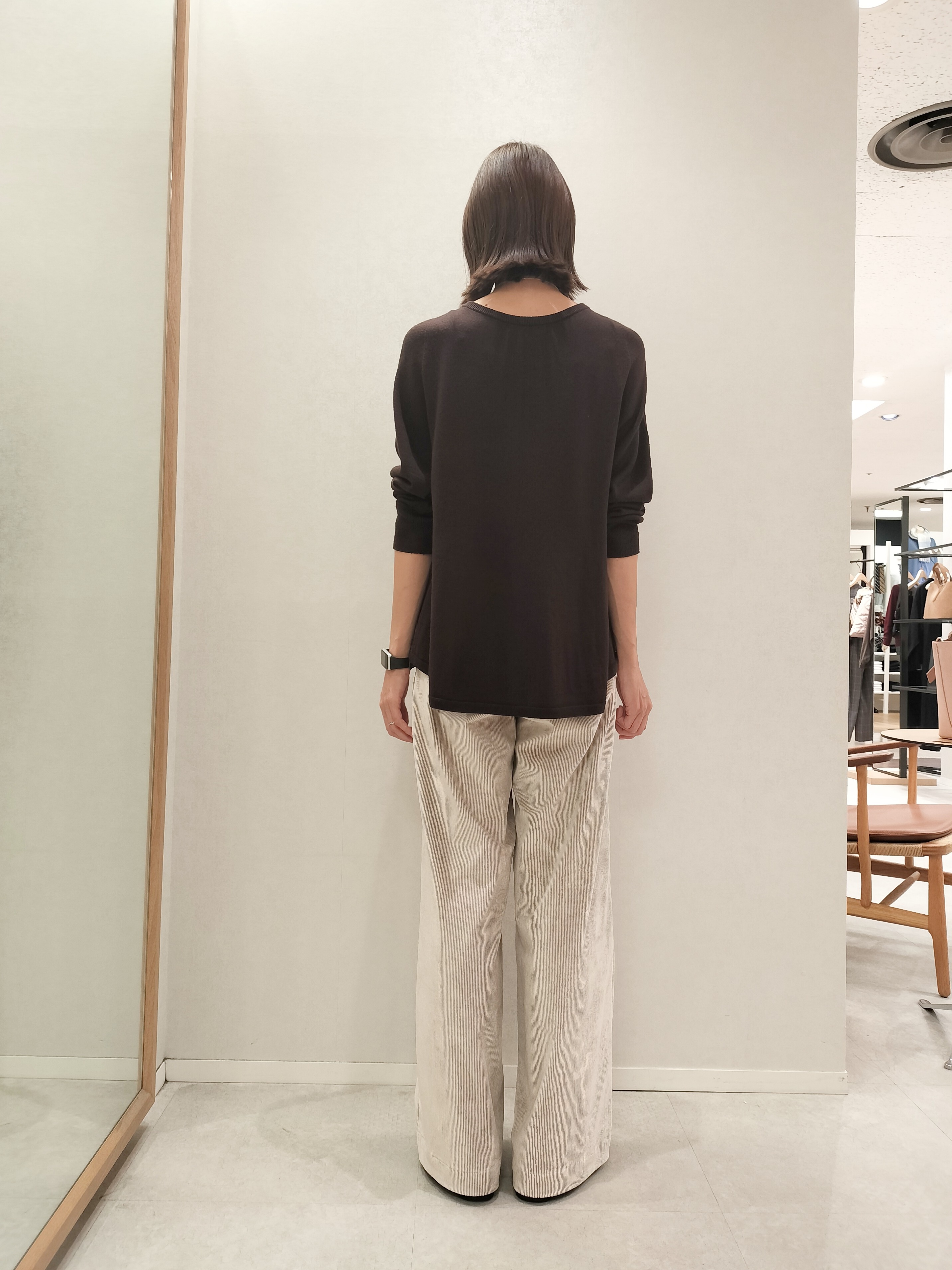 佐々木彩香さんの「UNTITLED｜【きれいに体型カバー/8色展開】Aラインシルエットニットプルオーバー」を使ったコーディネート