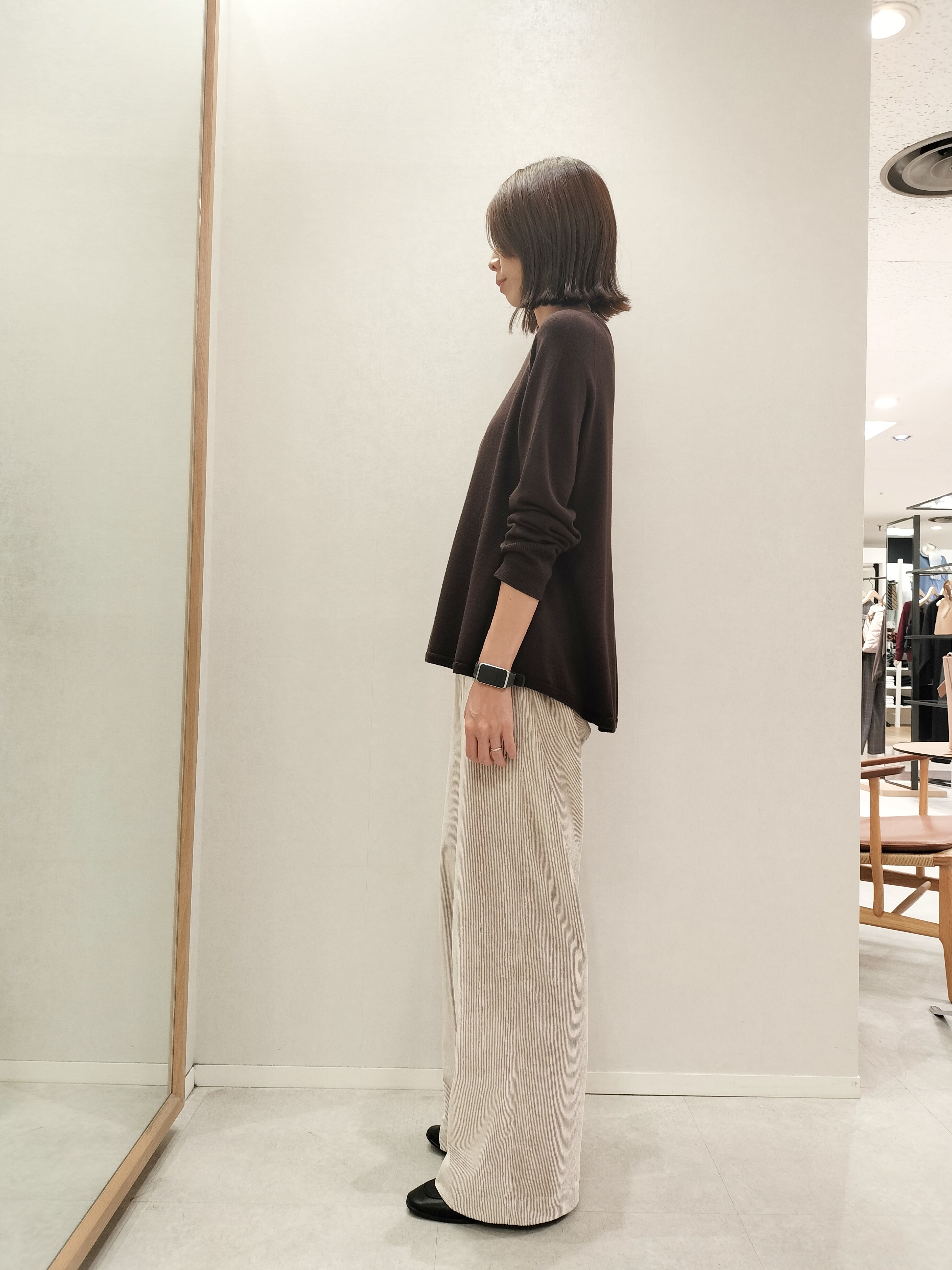 佐々木彩香さんの「UNTITLED｜【きれいに体型カバー/8色展開】Aラインシルエットニットプルオーバー」を使ったコーディネート